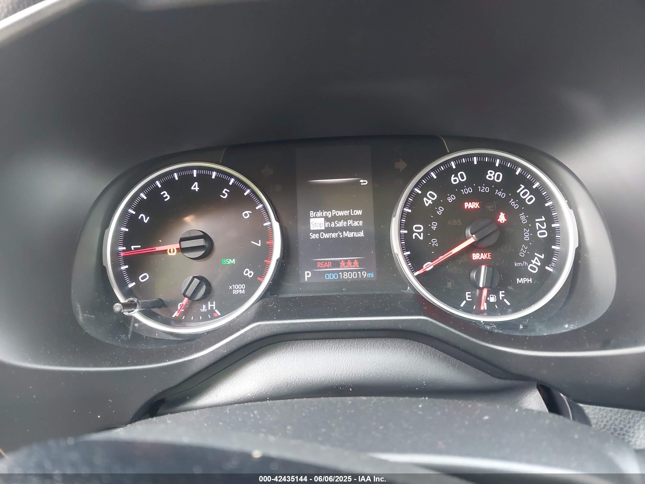 TOYOTA RAV4 image 7