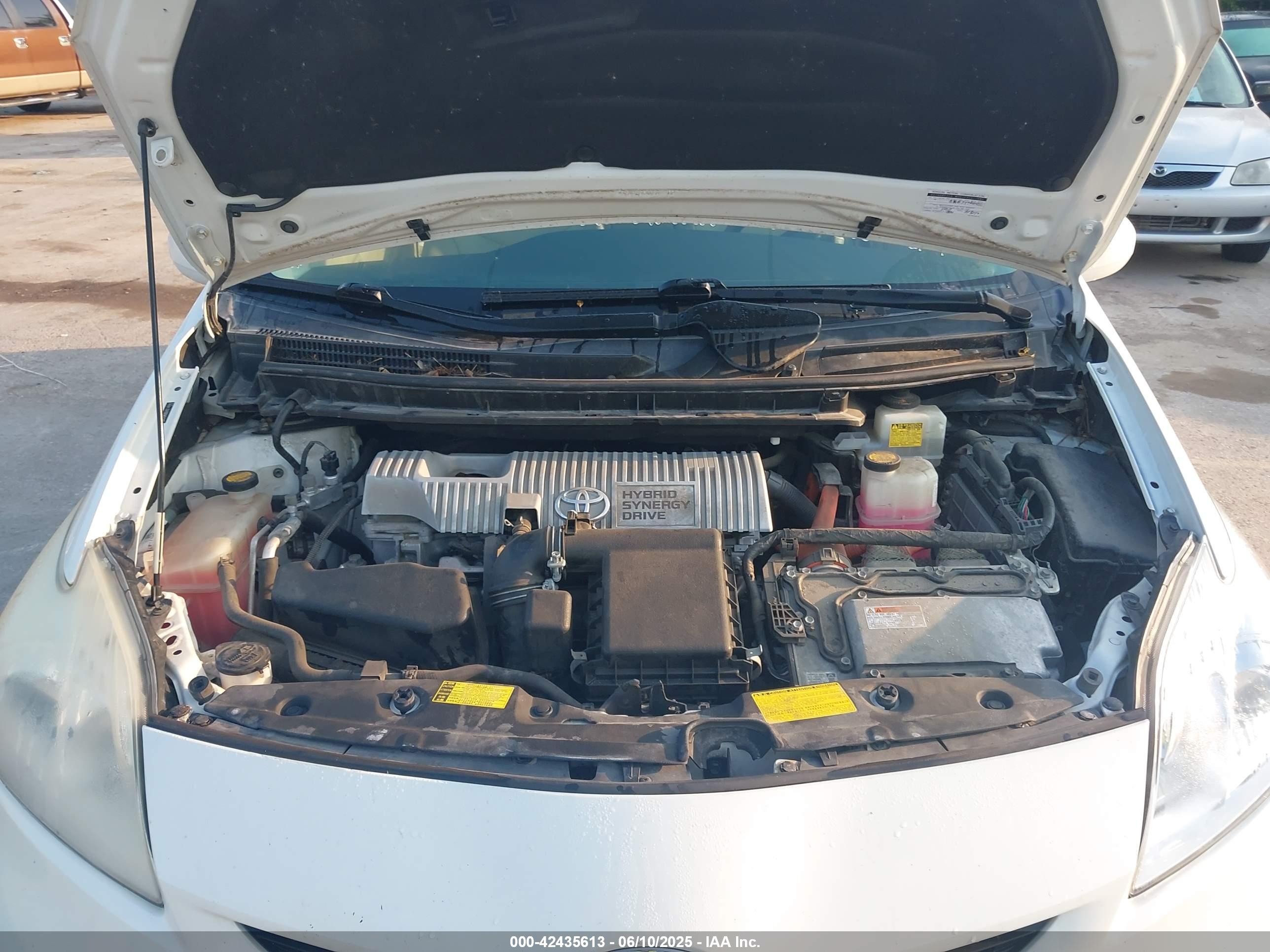 TOYOTA PRIUS image 10