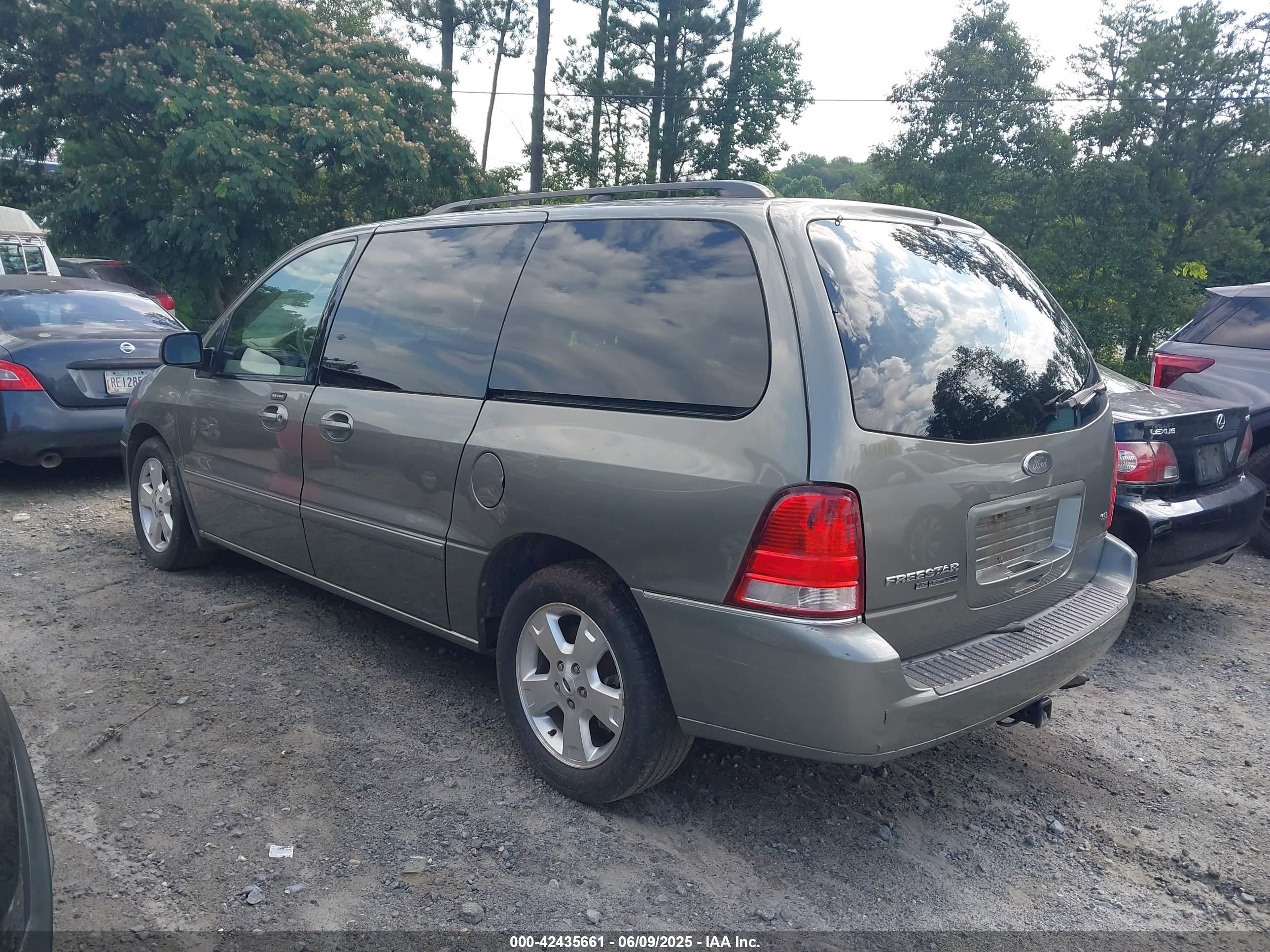 FORD FREESTAR image 3