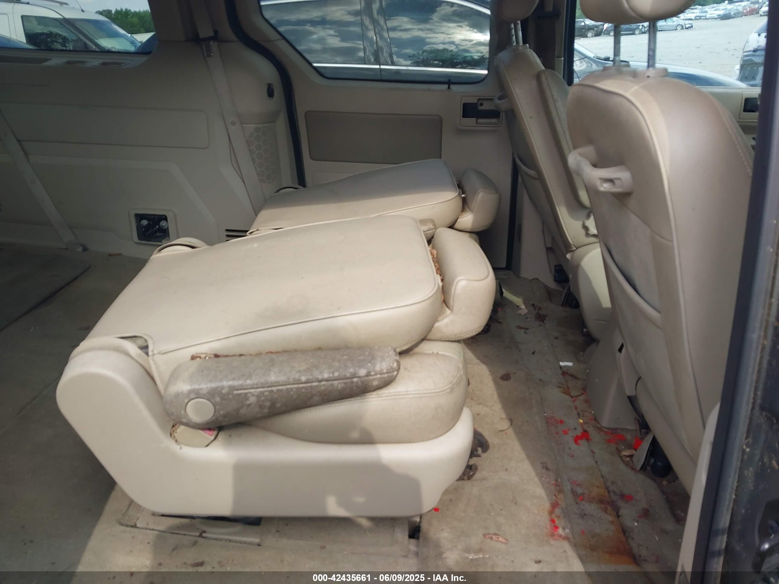 FORD FREESTAR image 8