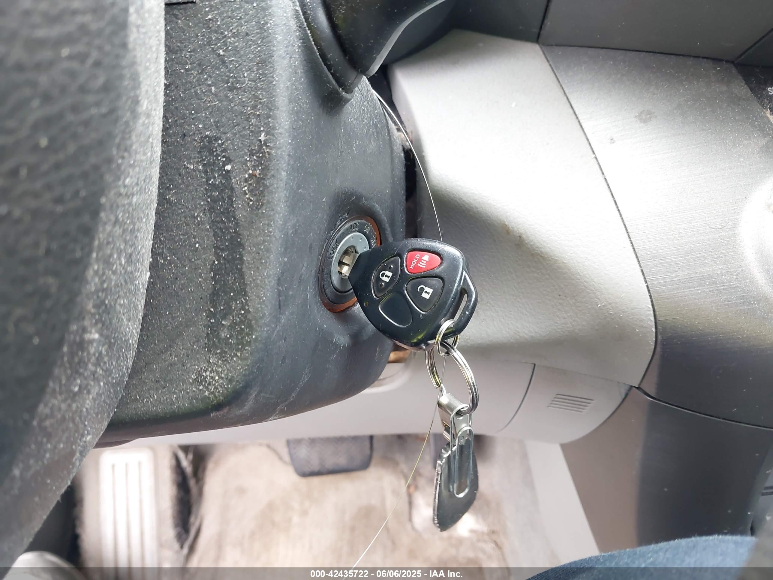 TOYOTA RAV4 image 11