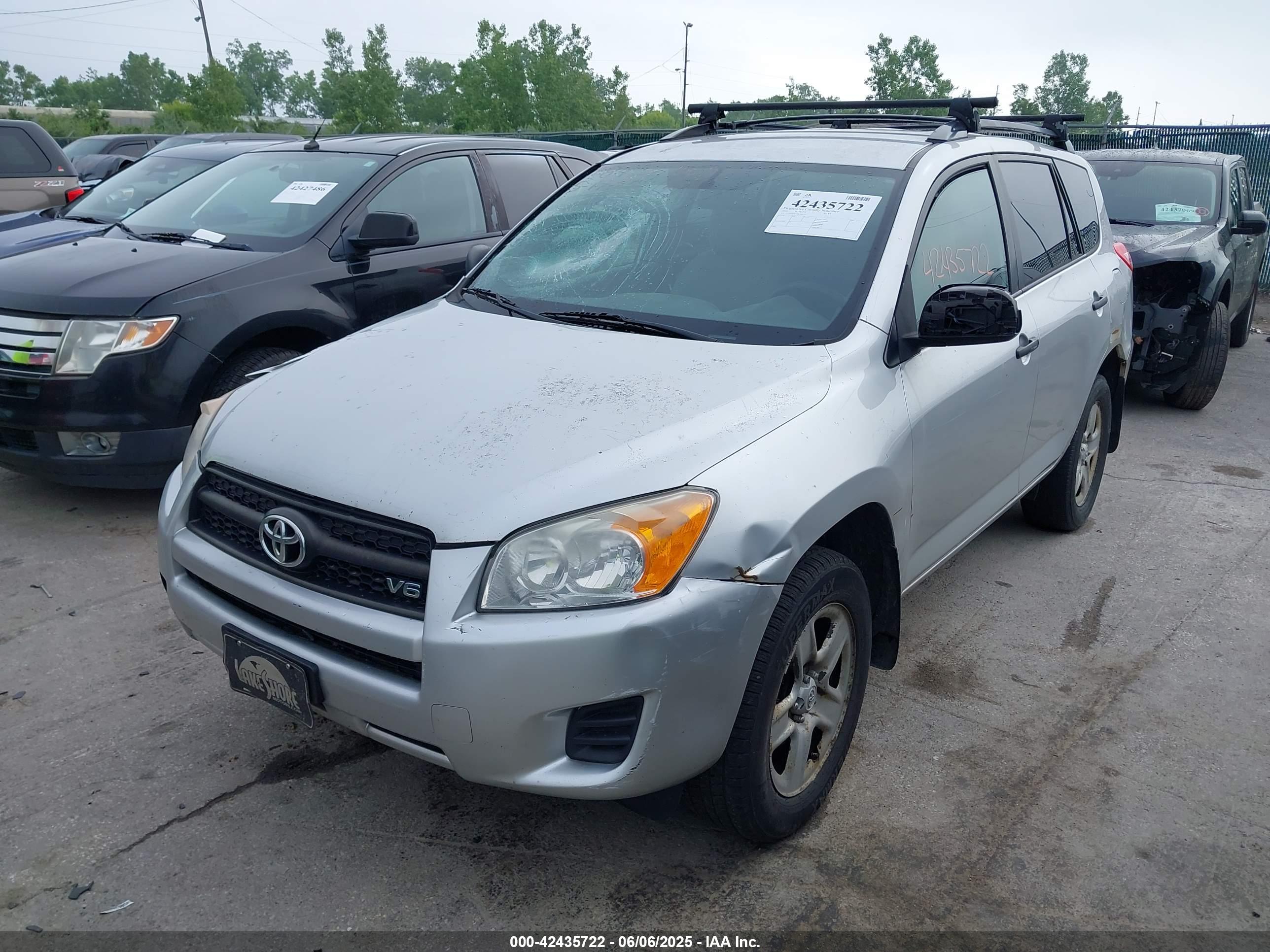 TOYOTA RAV4 image 2