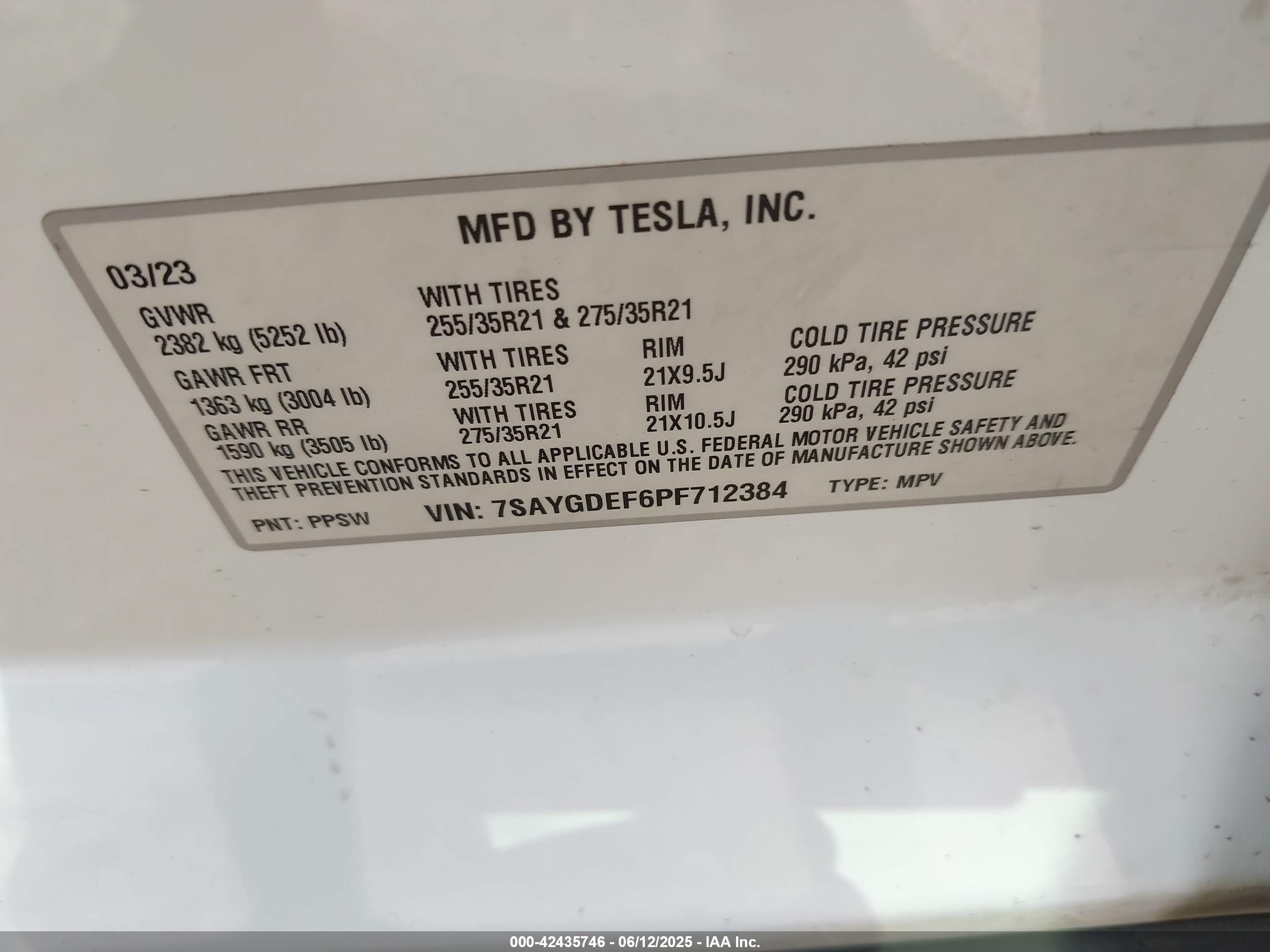 TESLA MODEL image 9