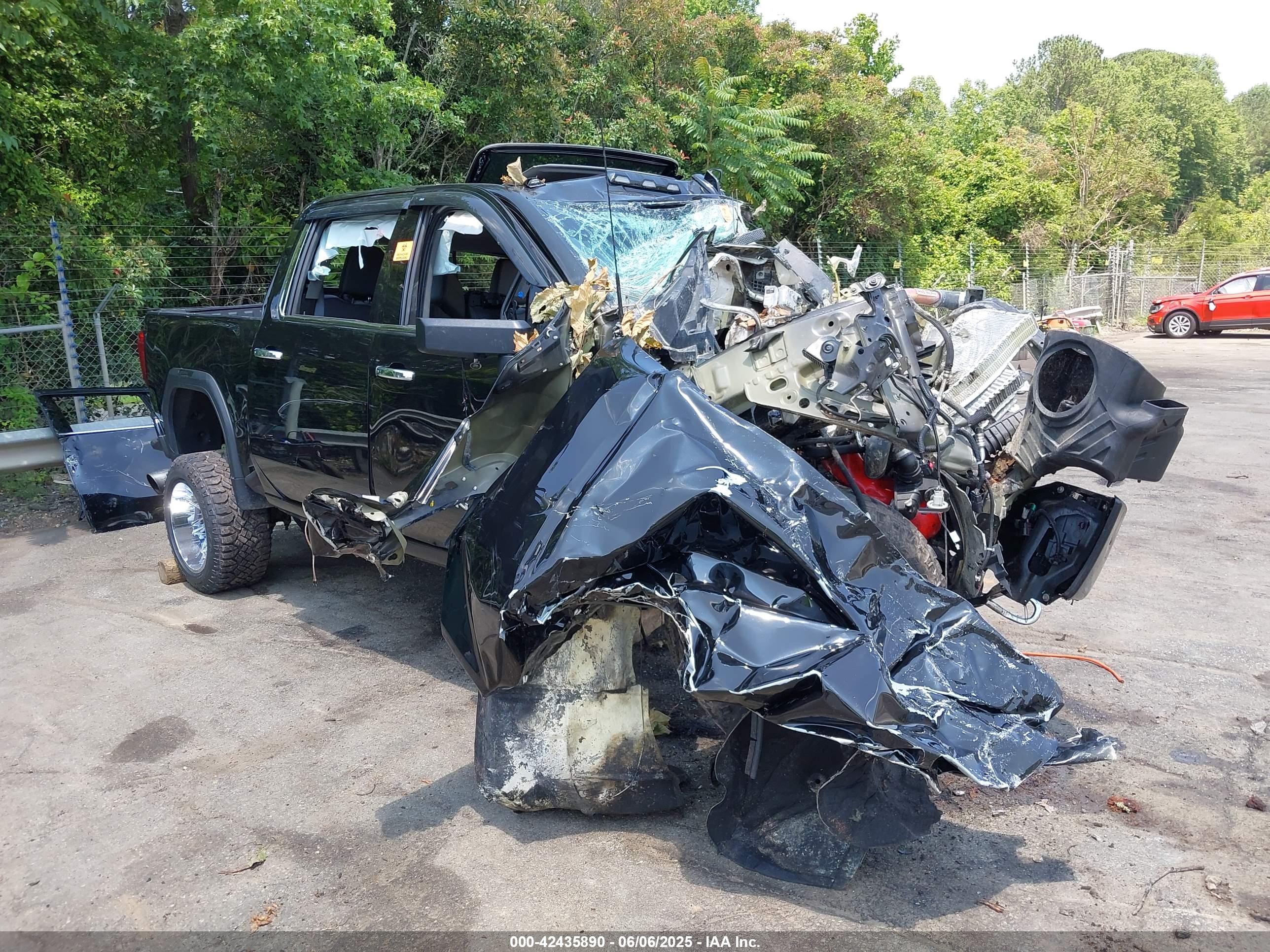 GMC SIERRA image 2