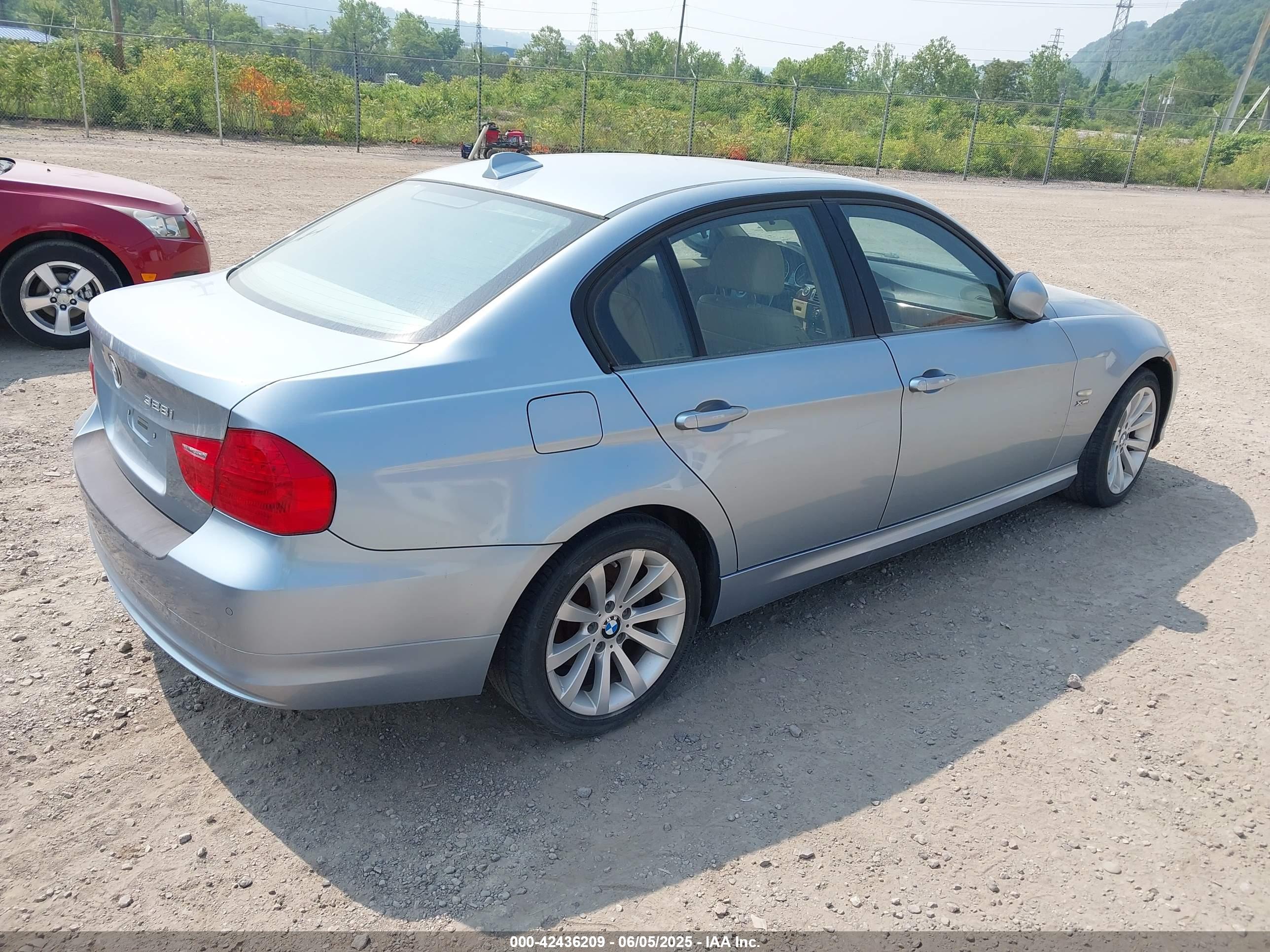 BMW 328I image 4