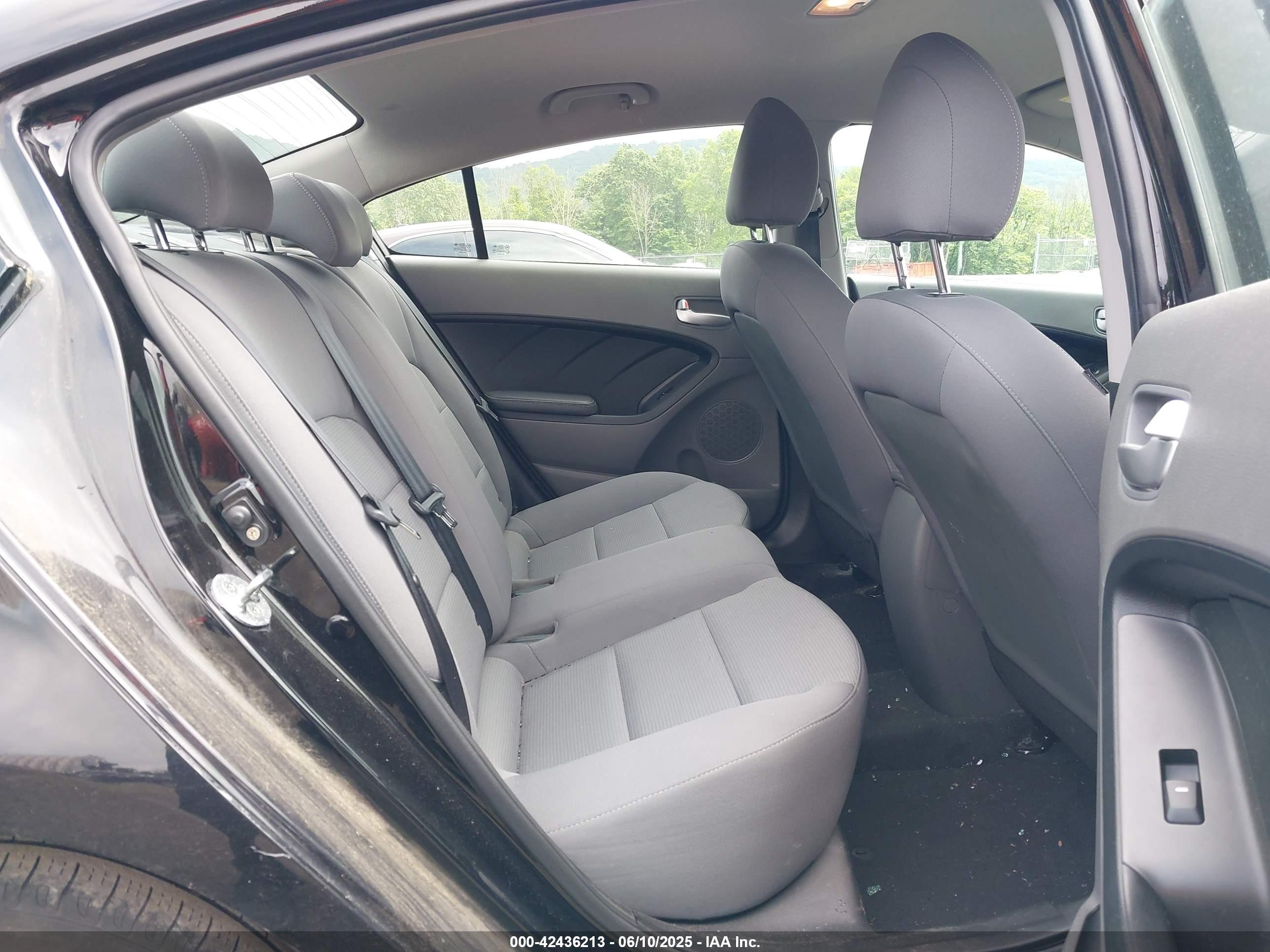 KIA FORTE image 8