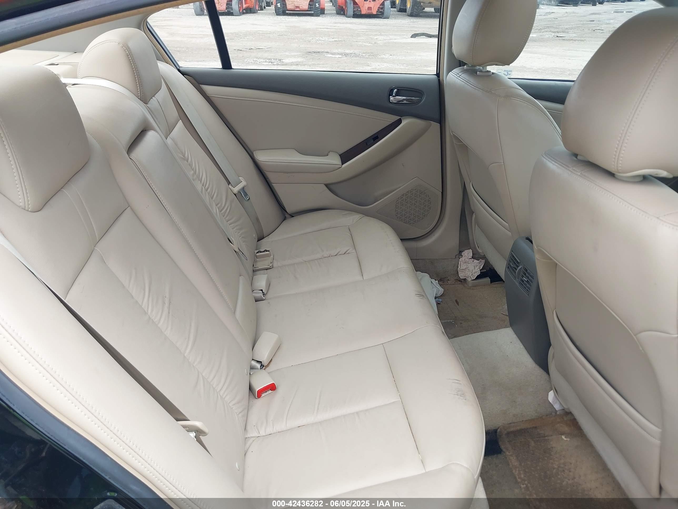 NISSAN ALTIMA image 8