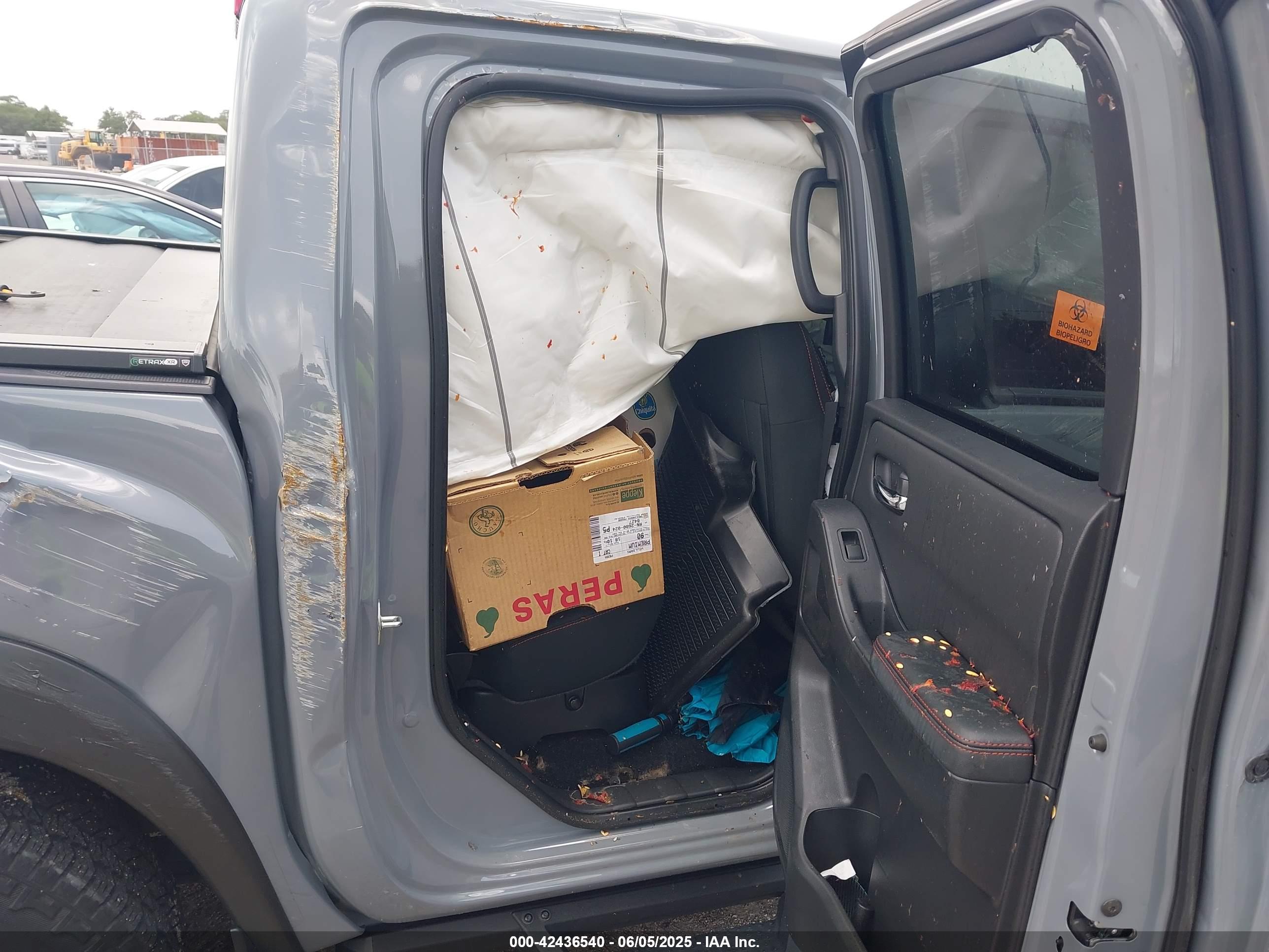 NISSAN FRONTIER image 8