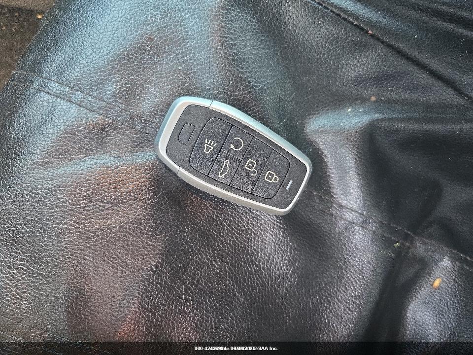 CHRYSLER 300 image 11