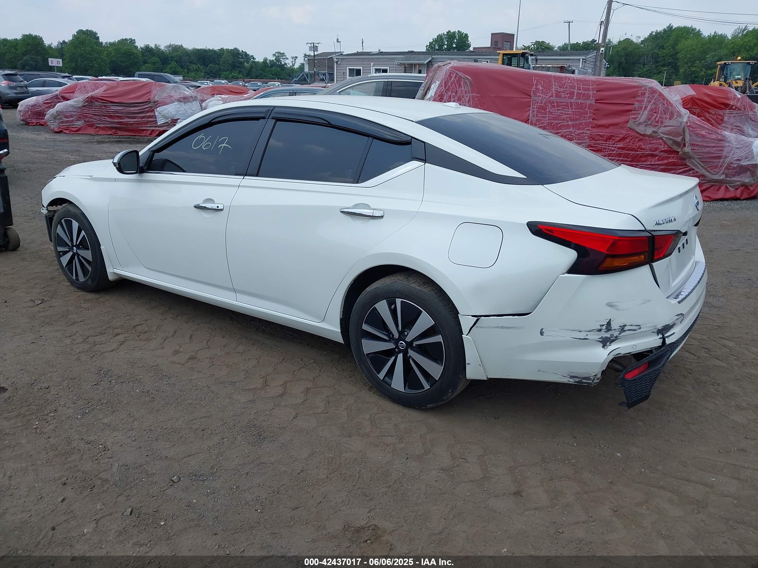 NISSAN ALTIMA image 3
