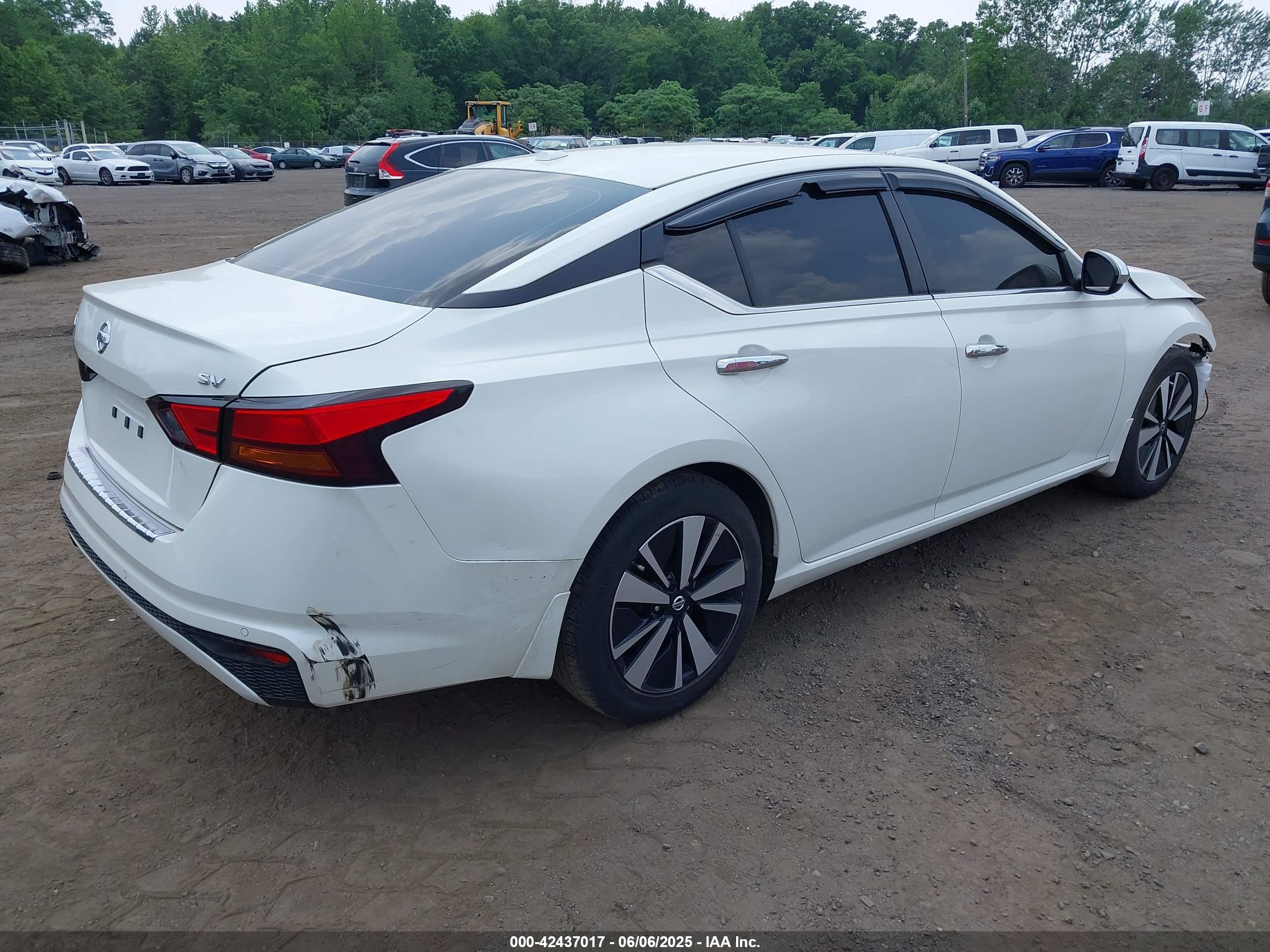 NISSAN ALTIMA image 4