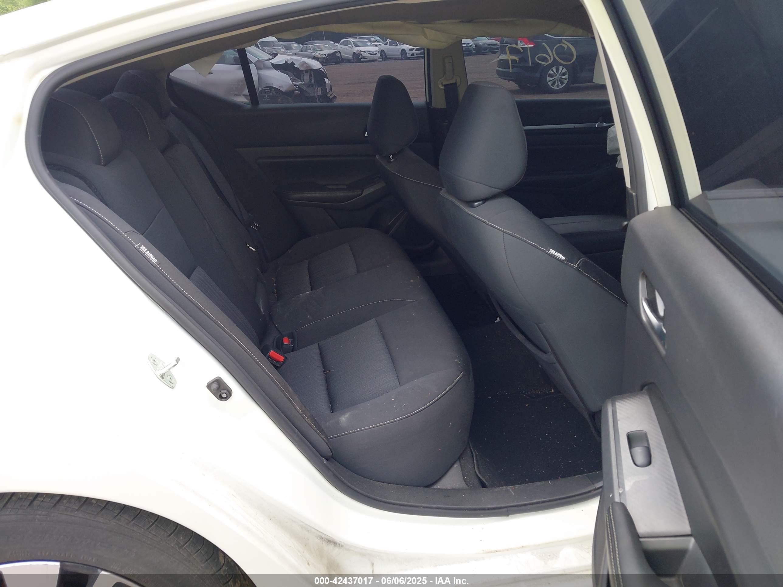 NISSAN ALTIMA image 8