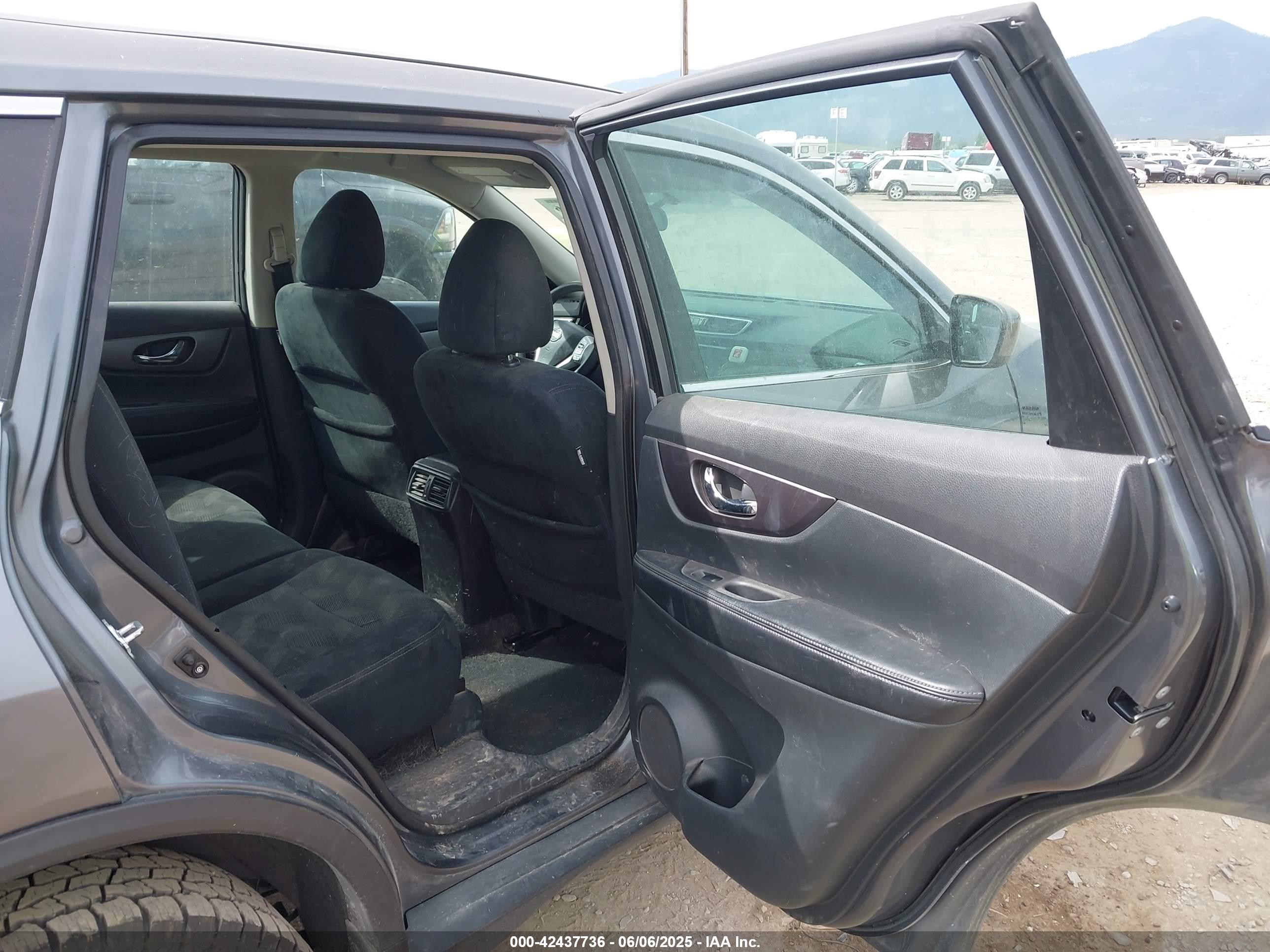 NISSAN ROGUE image 8
