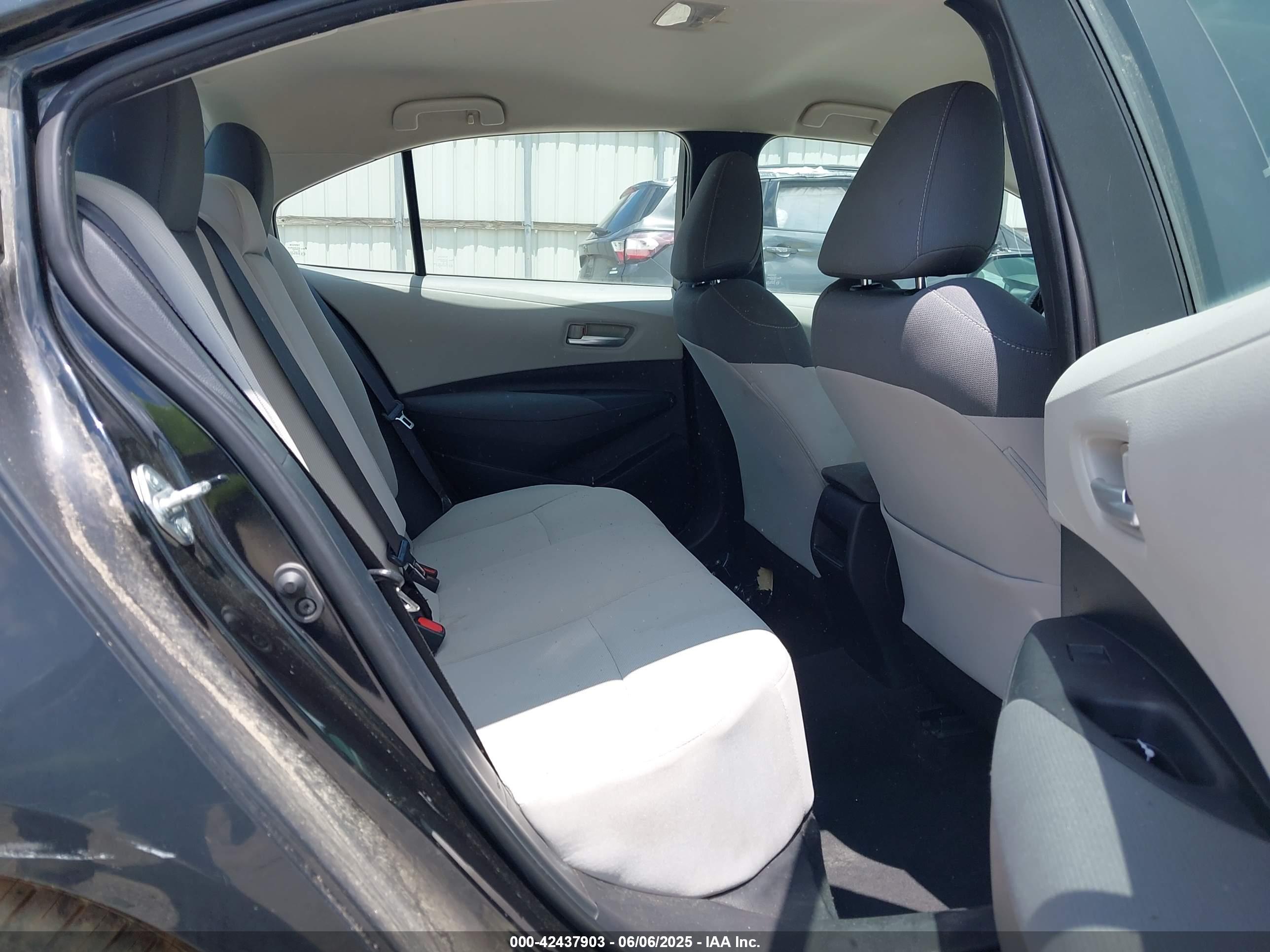 TOYOTA COROLLA image 8