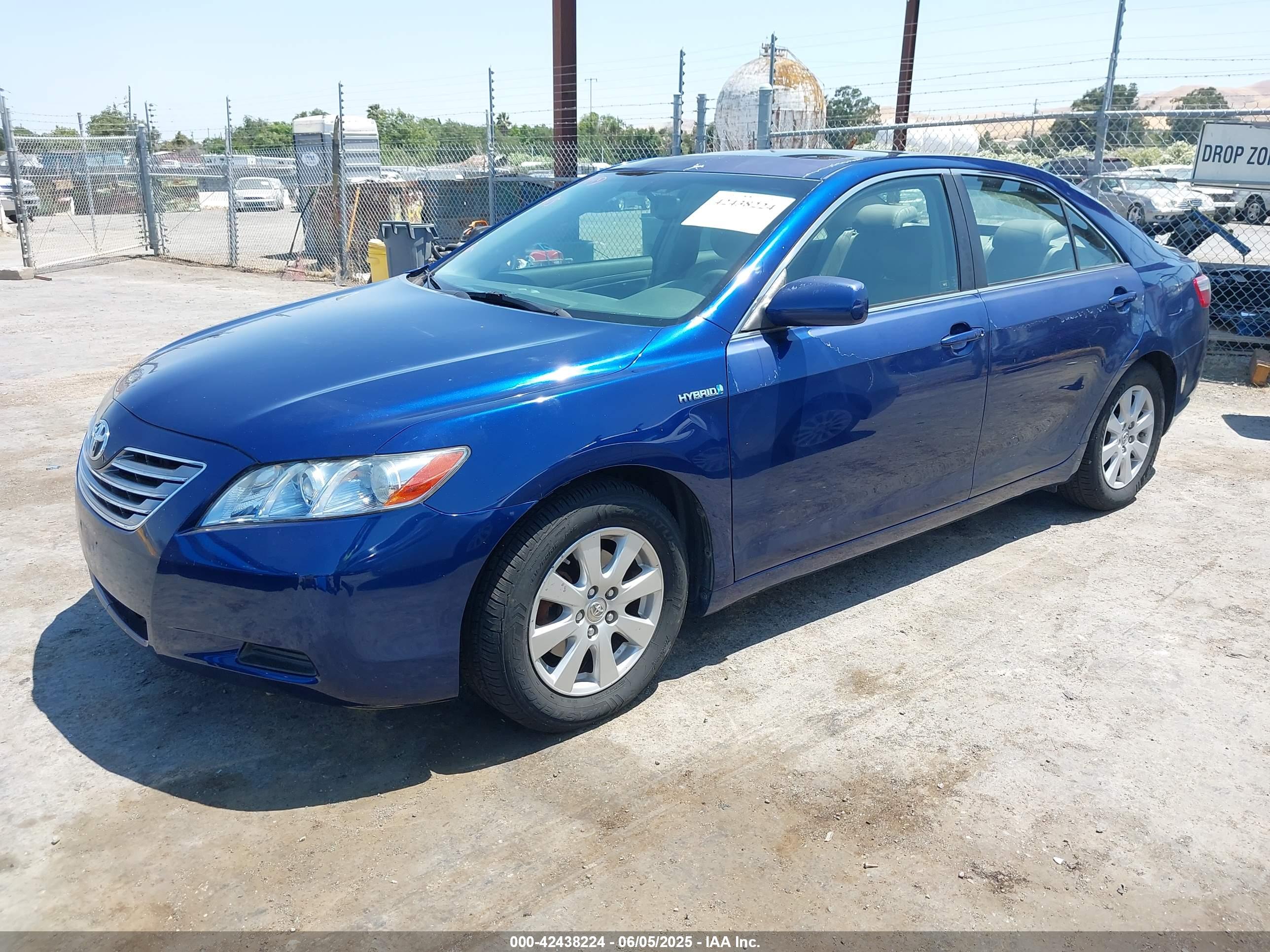 TOYOTA CAMRY image 2