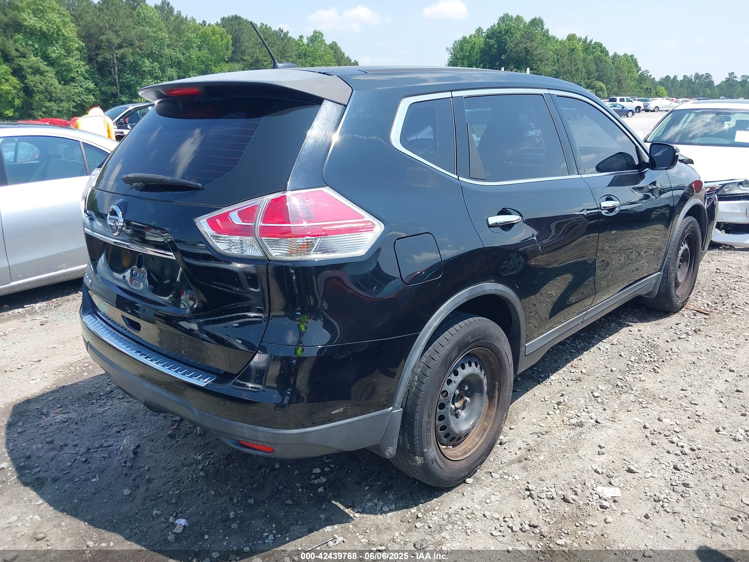 NISSAN ROGUE image 4