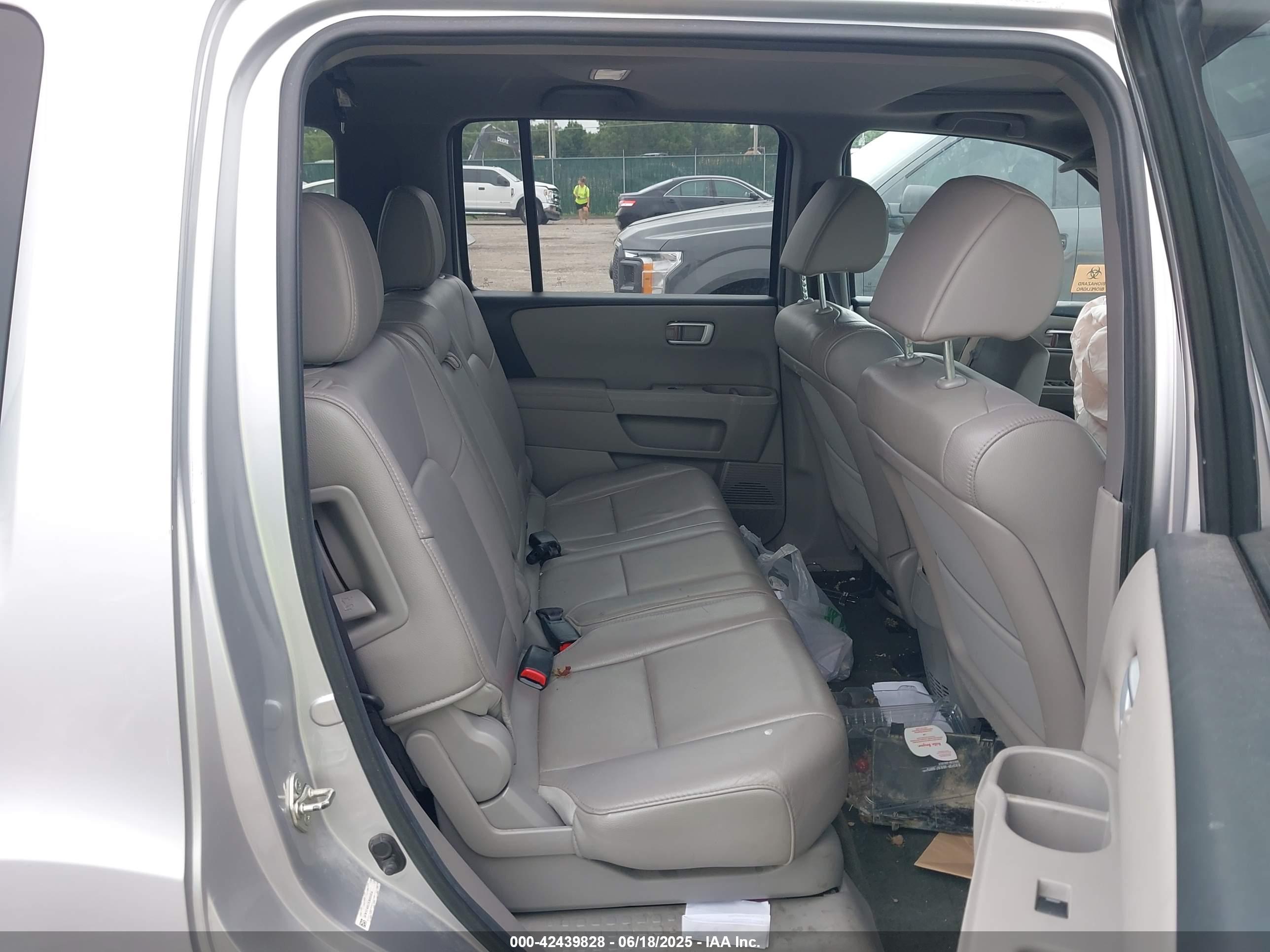 HONDA PILOT image 8