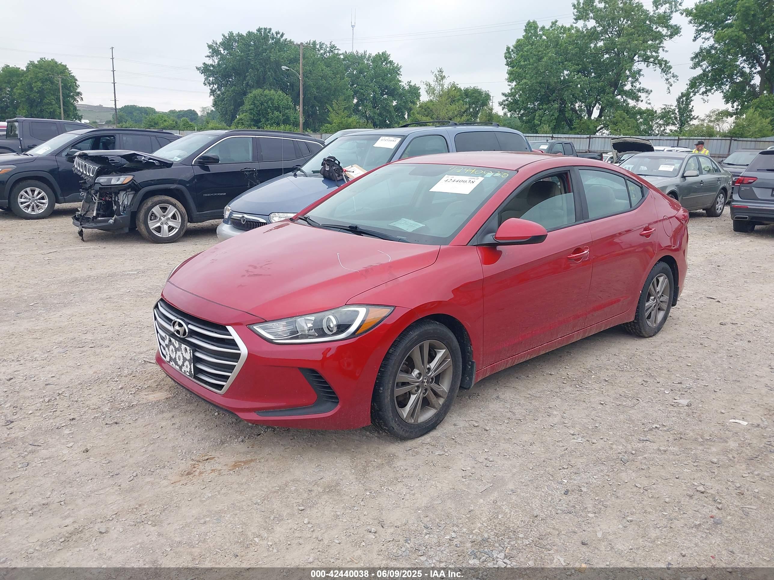 HYUNDAI ELANTRA image 2