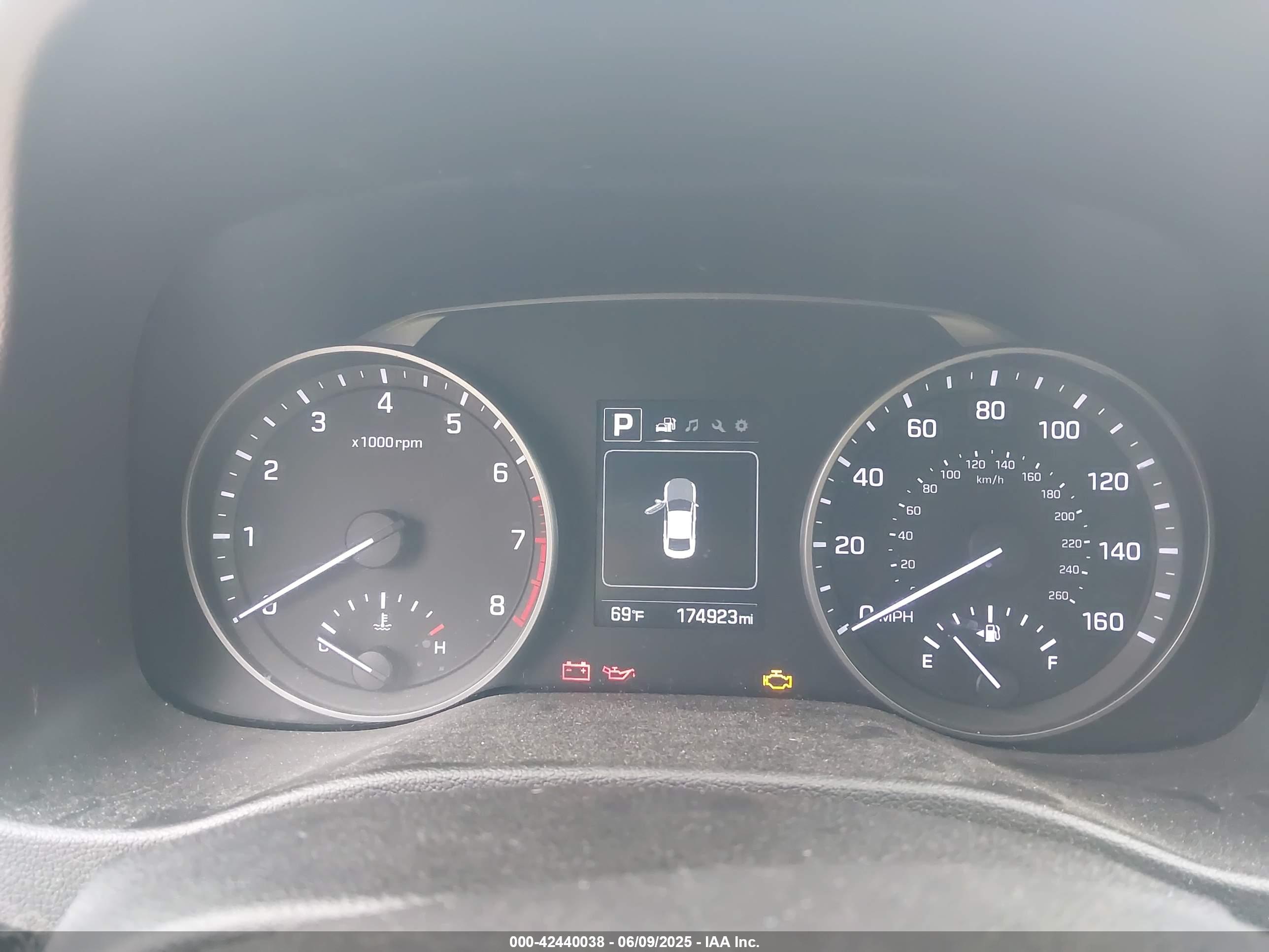 HYUNDAI ELANTRA image 7