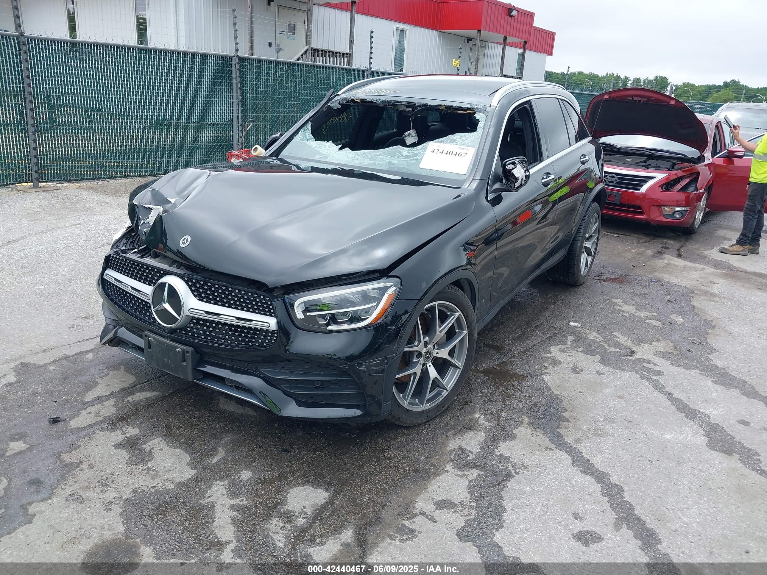 MERCEDES-BENZ GLC image 2