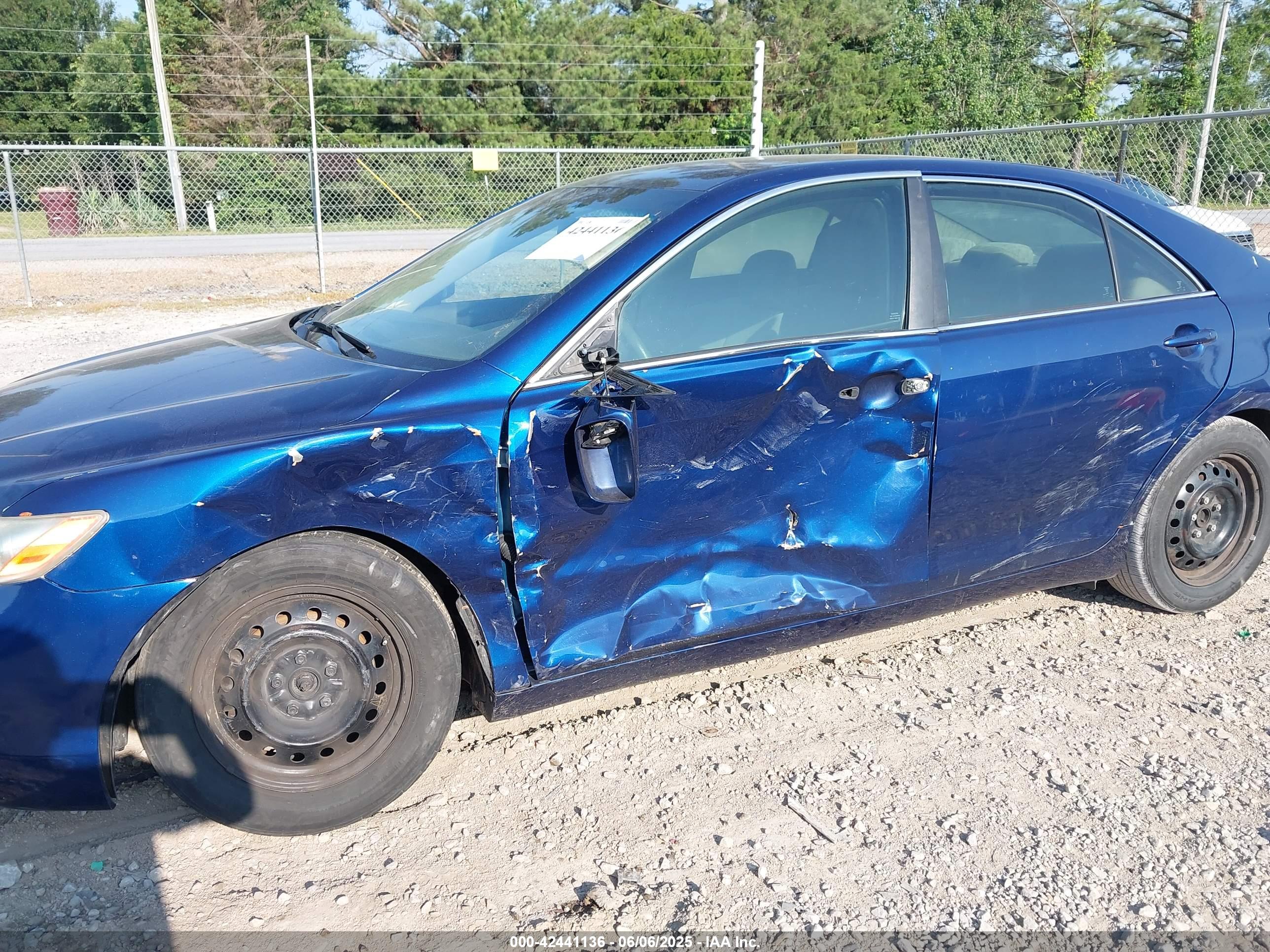 TOYOTA CAMRY image 6