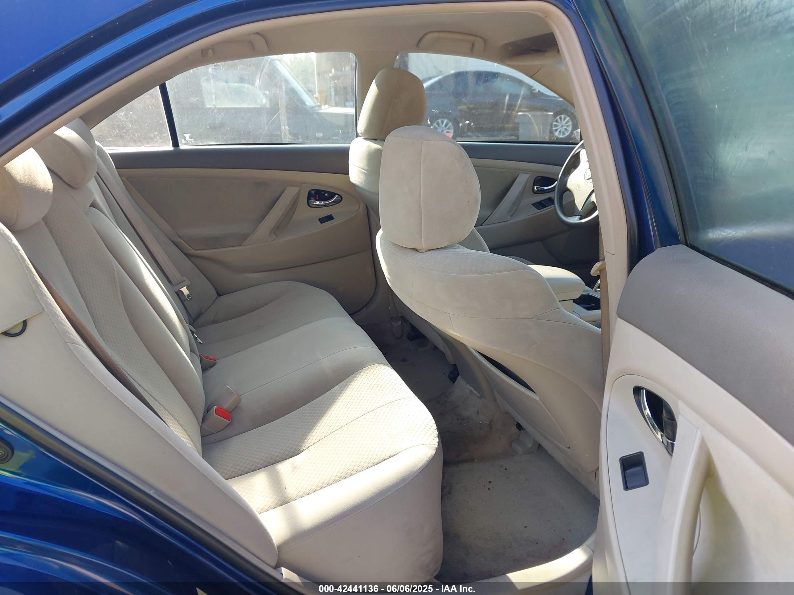 TOYOTA CAMRY image 8