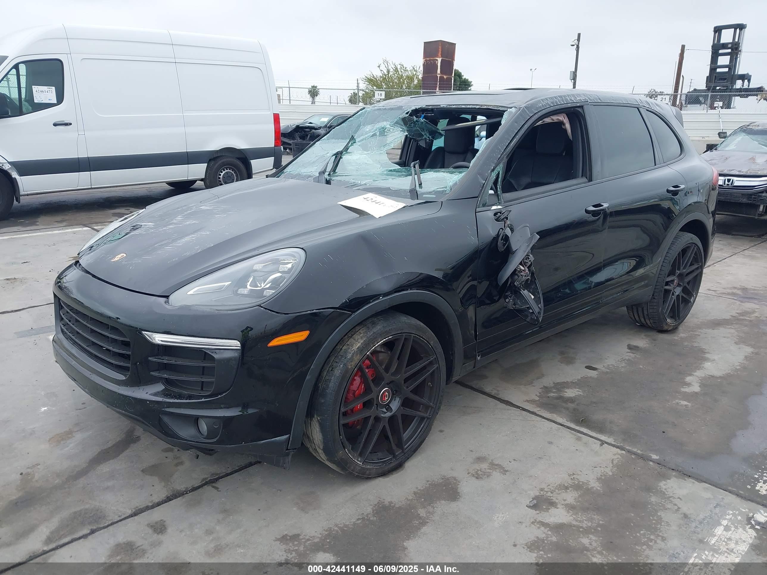 PORSCHE CAYENNE image 2