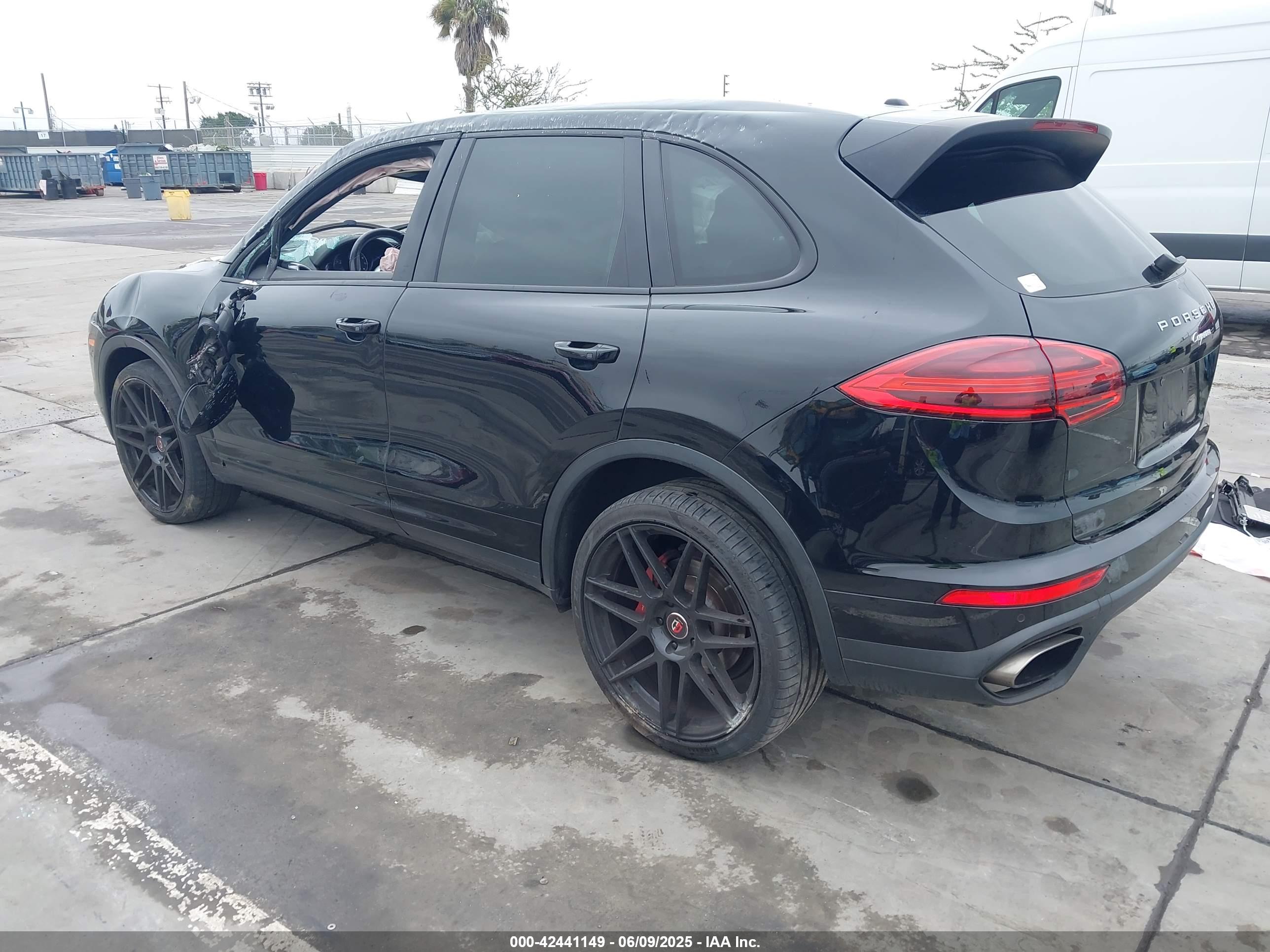 PORSCHE CAYENNE image 3