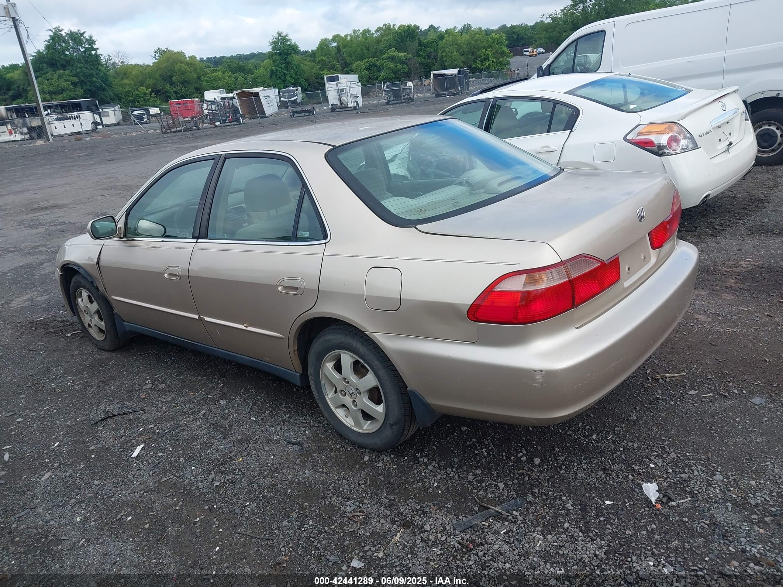 HONDA ACCORD image 3