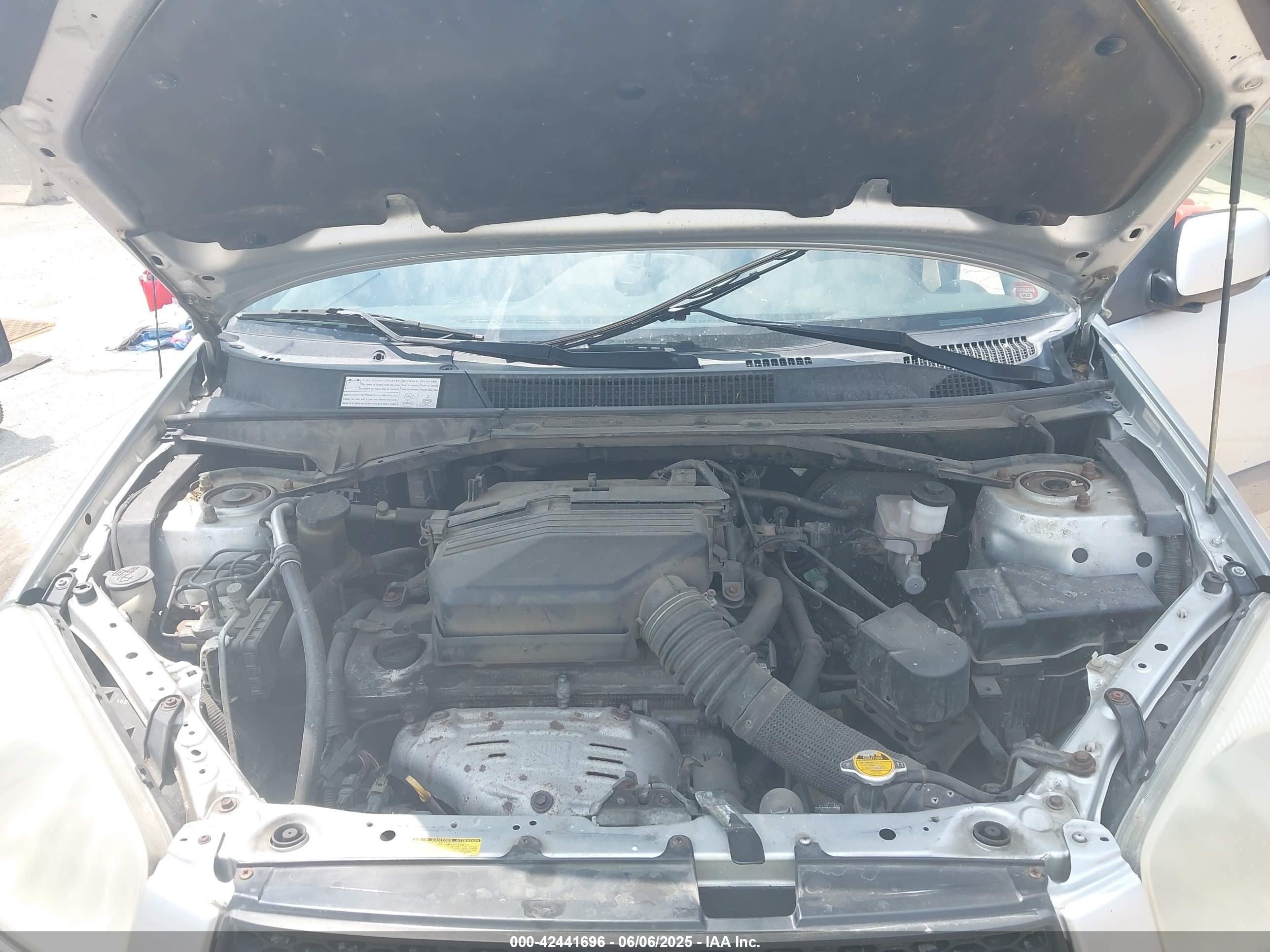 TOYOTA RAV4 image 10
