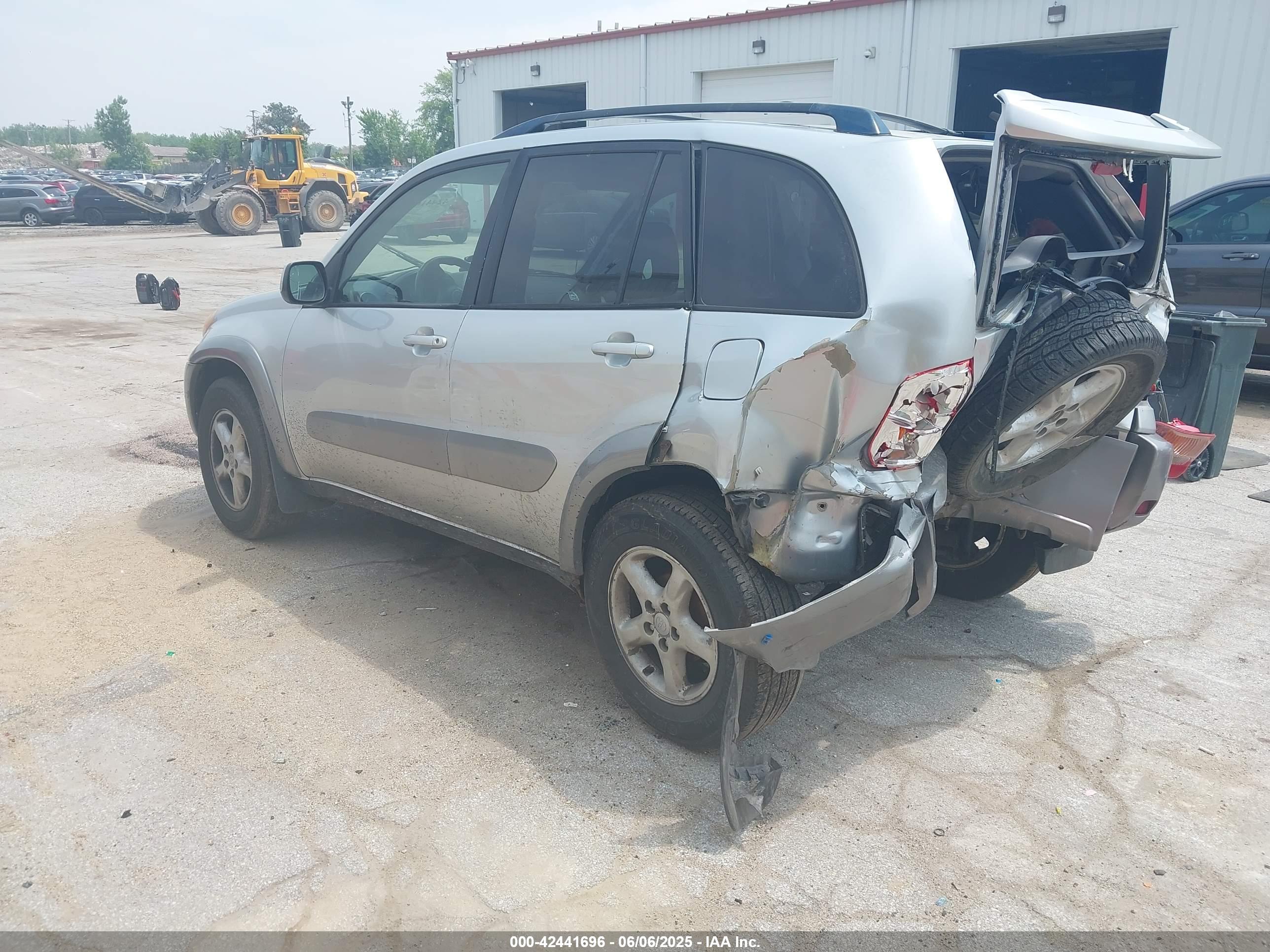 TOYOTA RAV4 image 3
