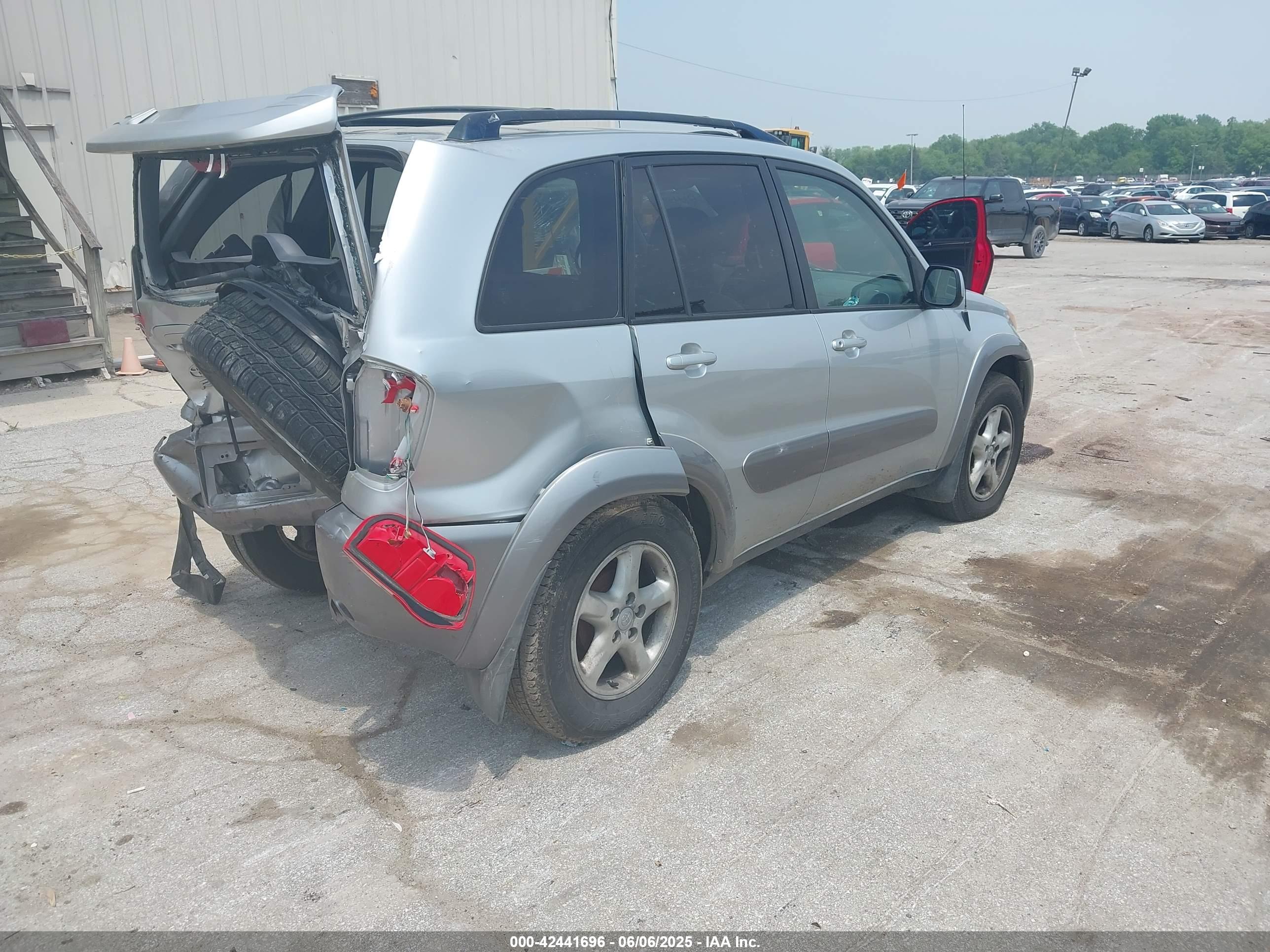 TOYOTA RAV4 image 4