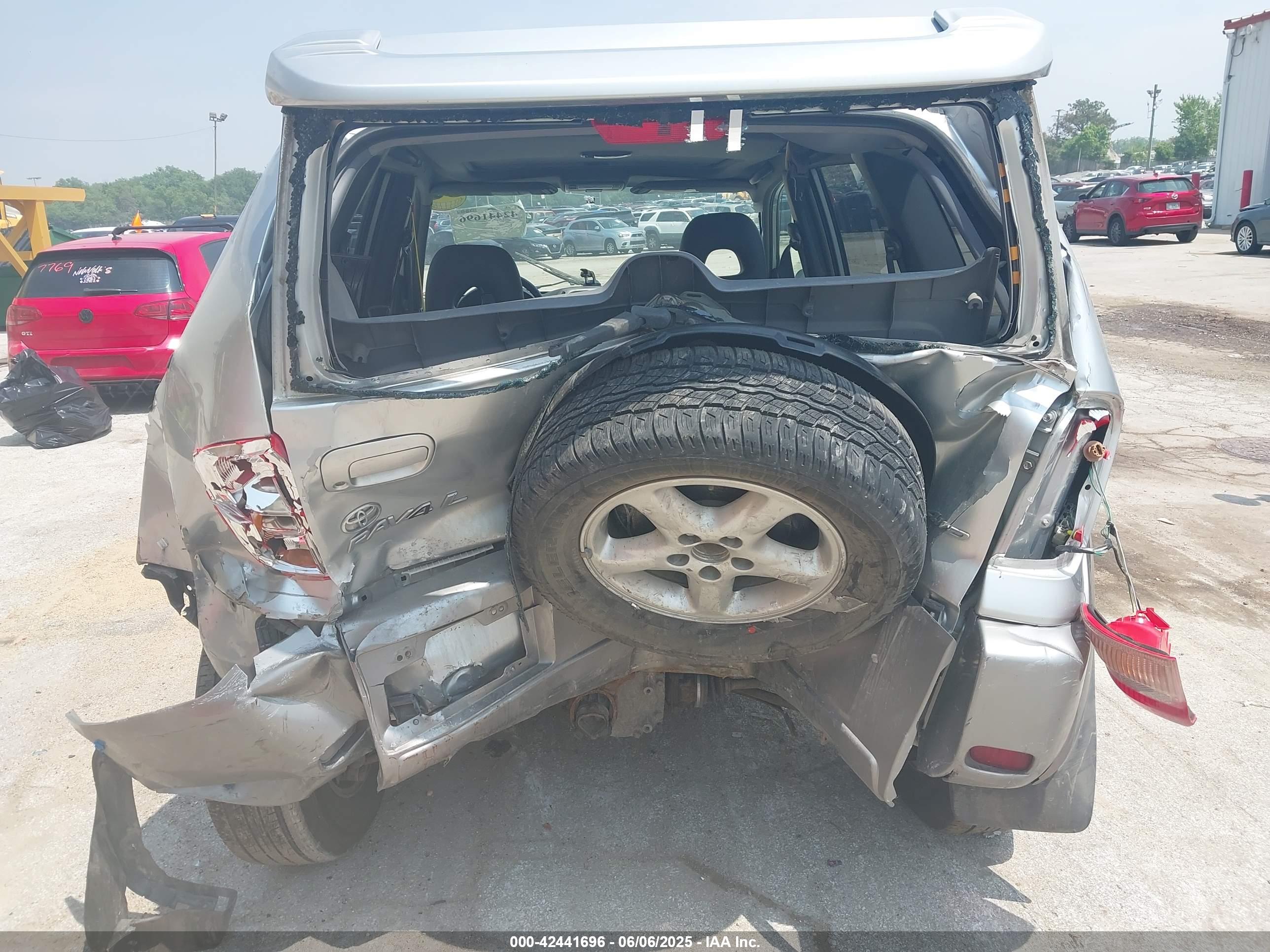 TOYOTA RAV4 image 6