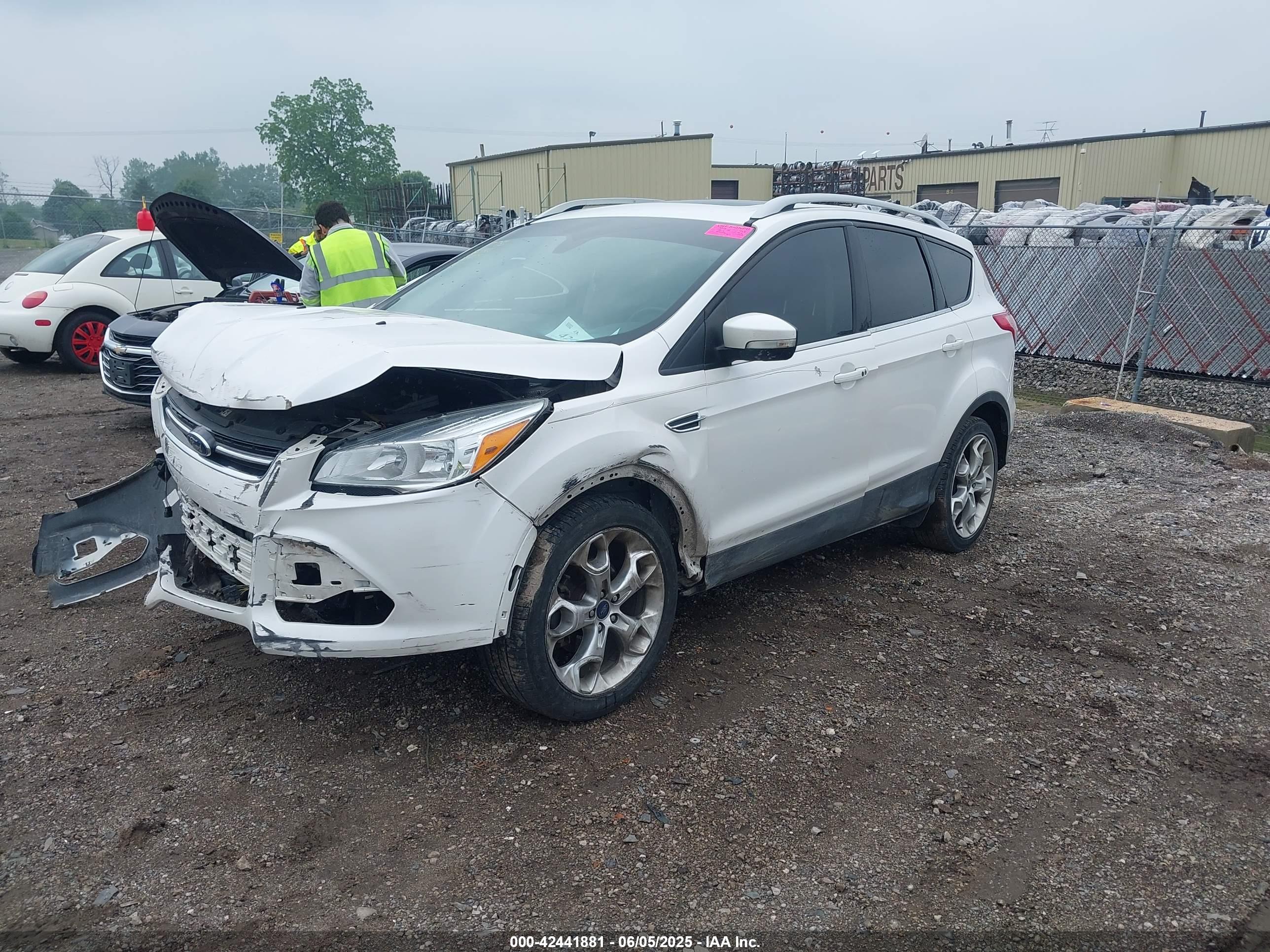 FORD ESCAPE image 2