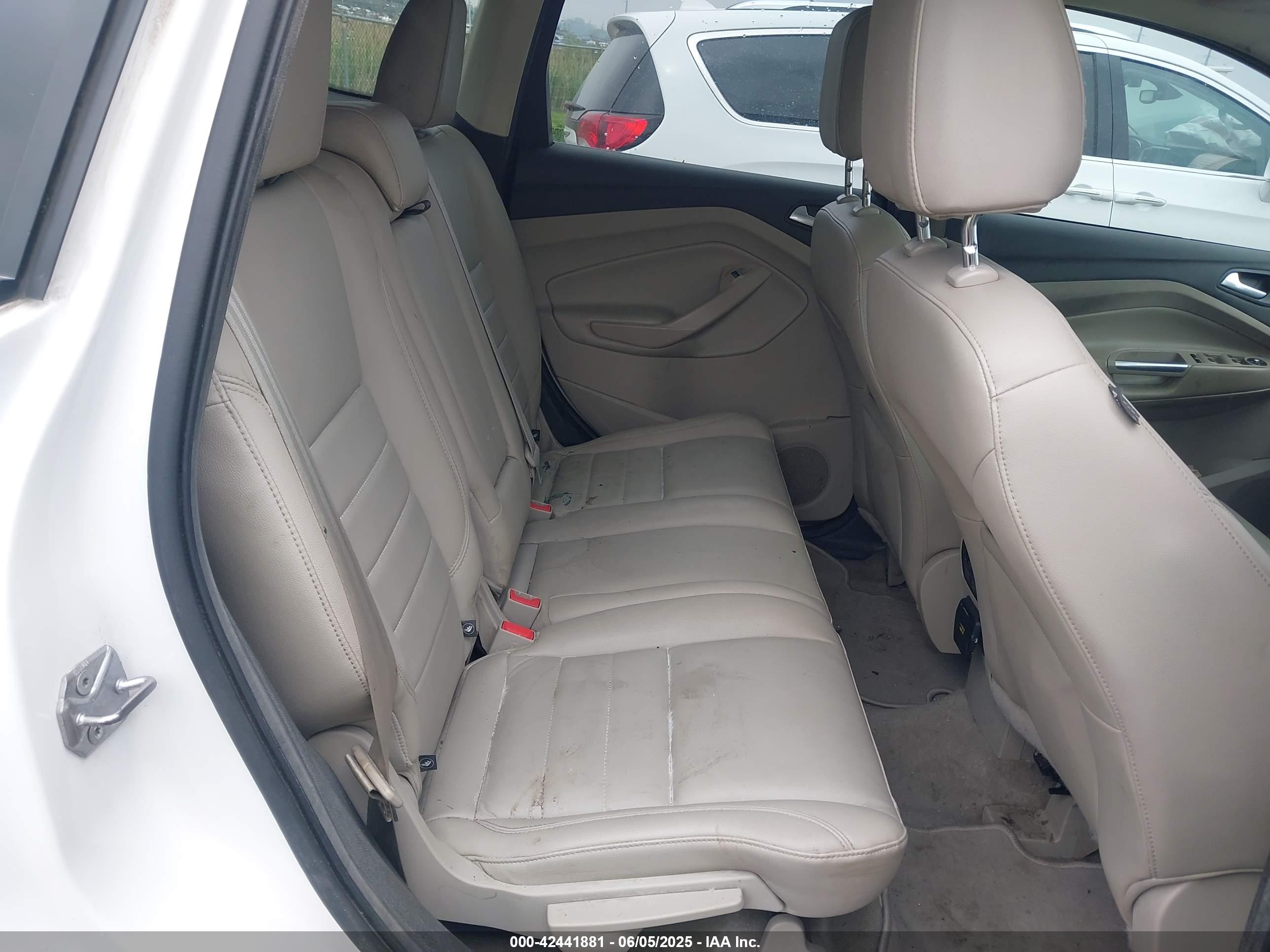 FORD ESCAPE image 8