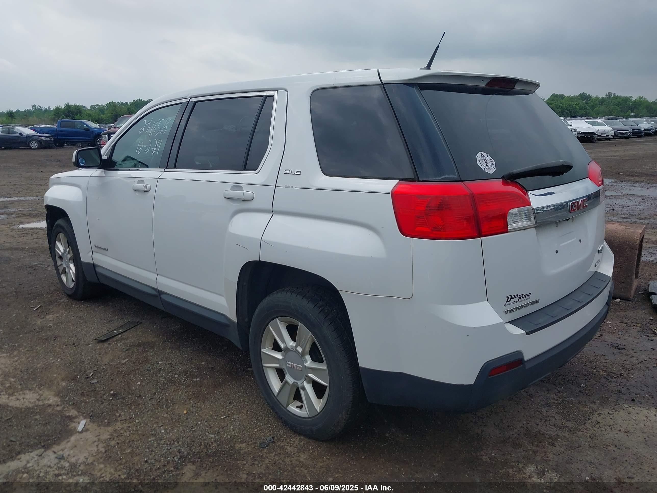 GMC TERRAIN image 3