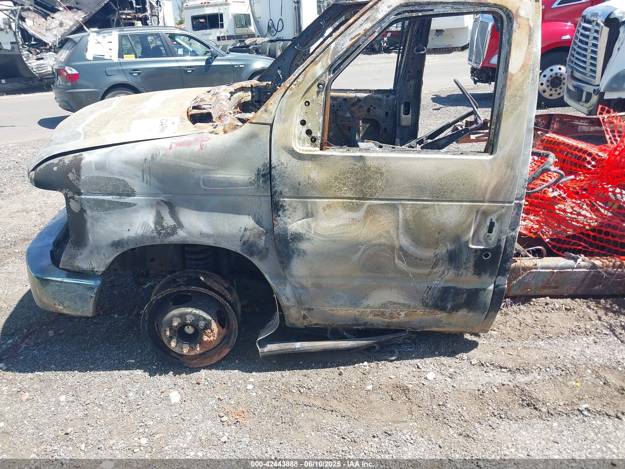 FORD E-450 image 6
