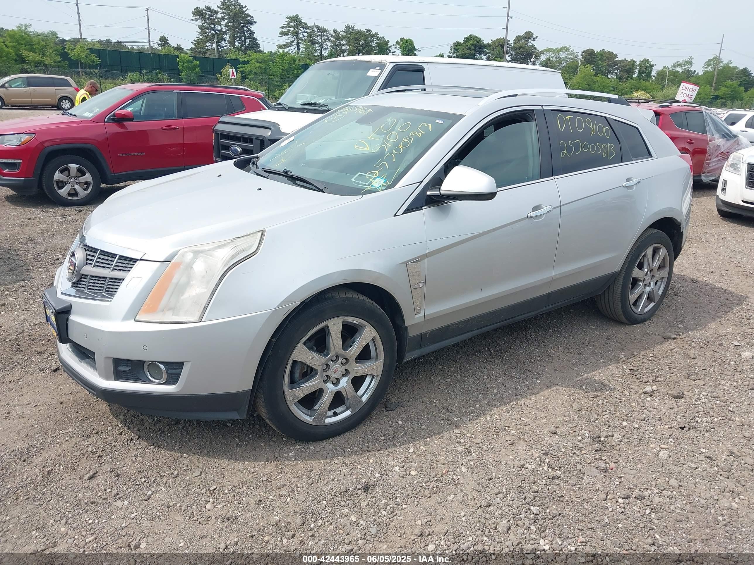 CADILLAC SRX image 2