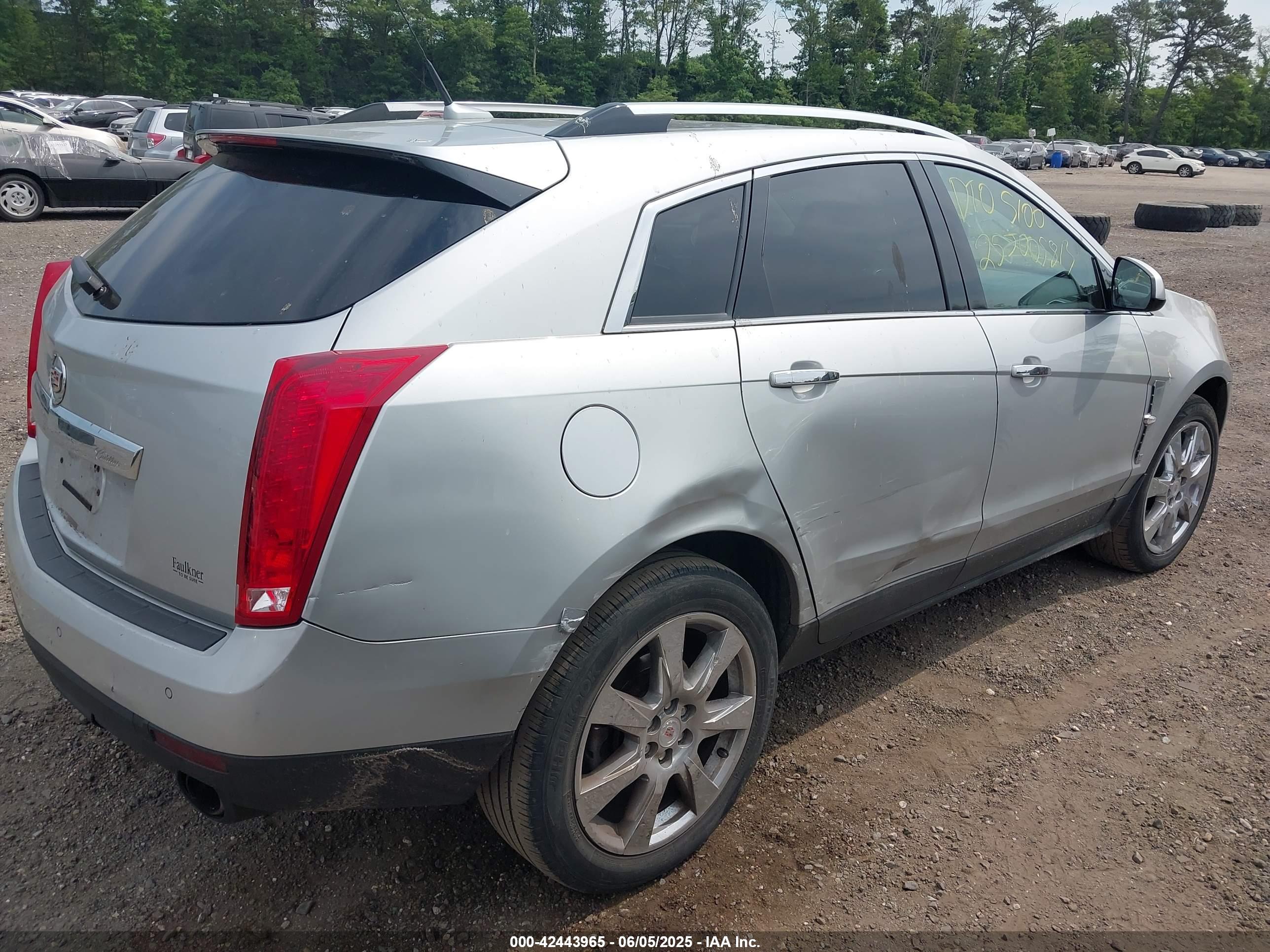 CADILLAC SRX image 4