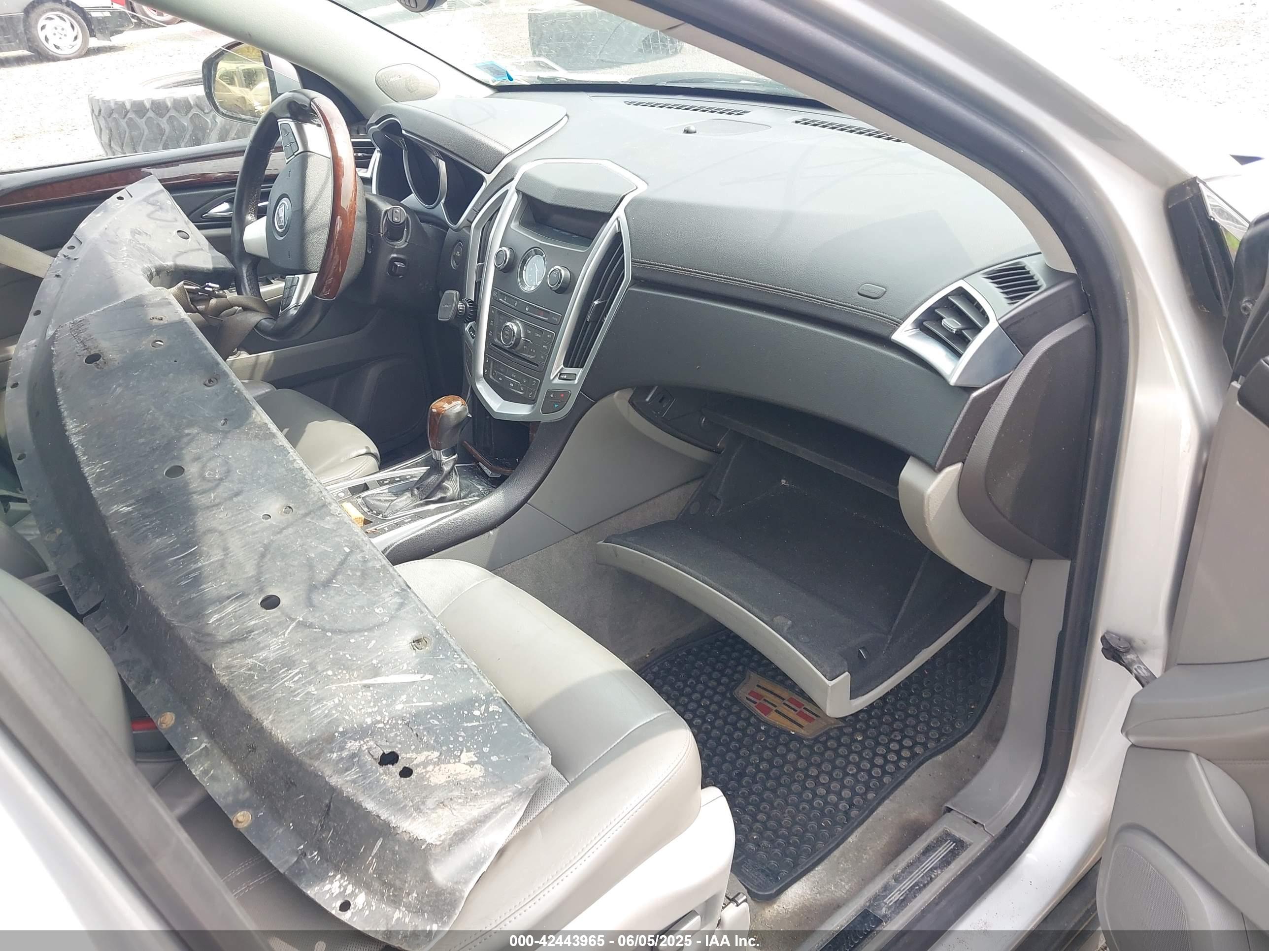 CADILLAC SRX image 5