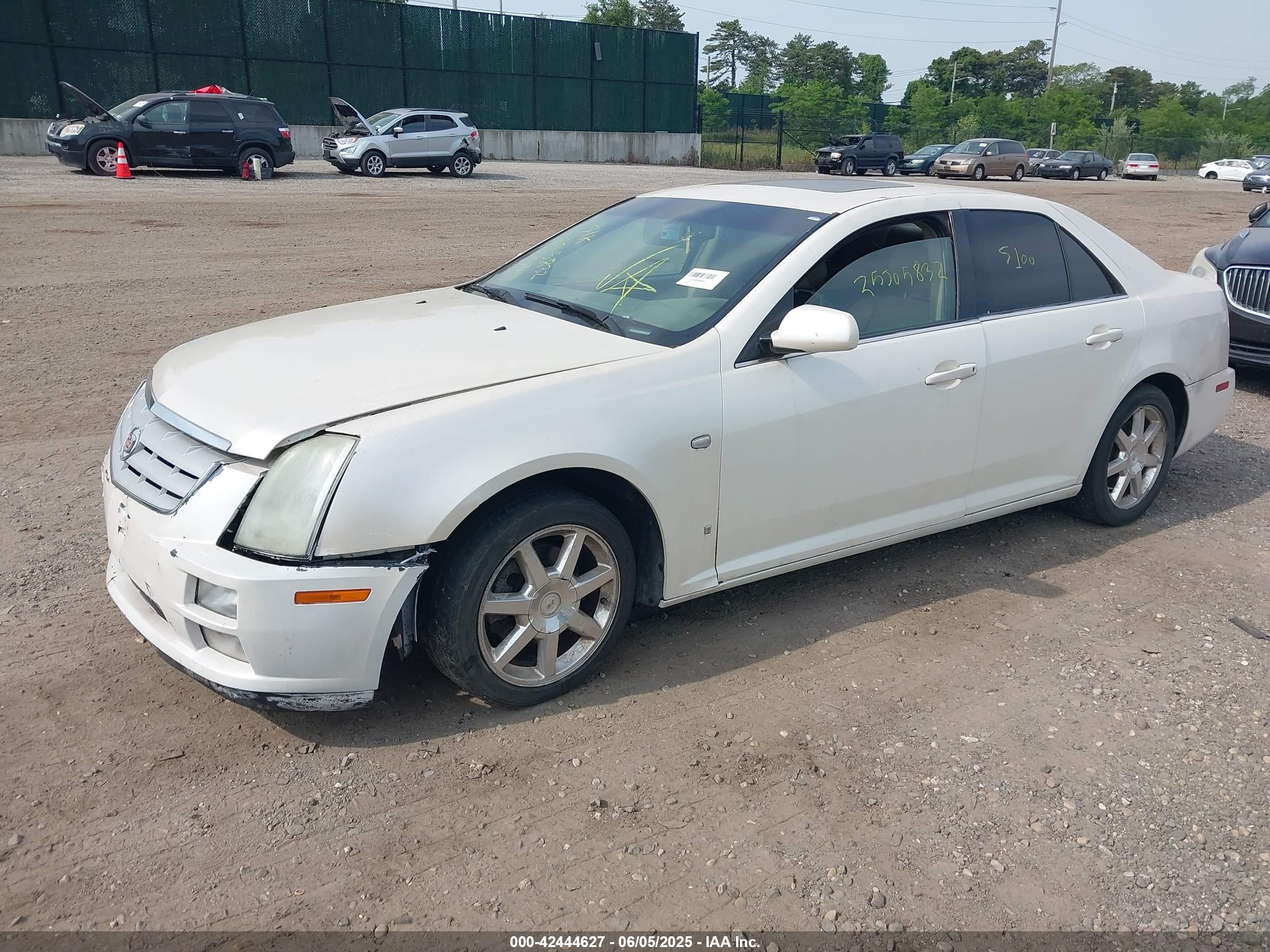 CADILLAC STS image 2