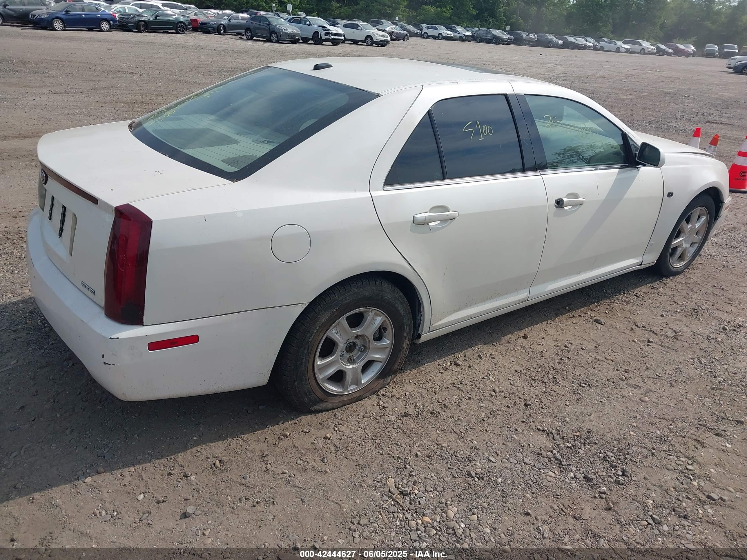 CADILLAC STS image 4