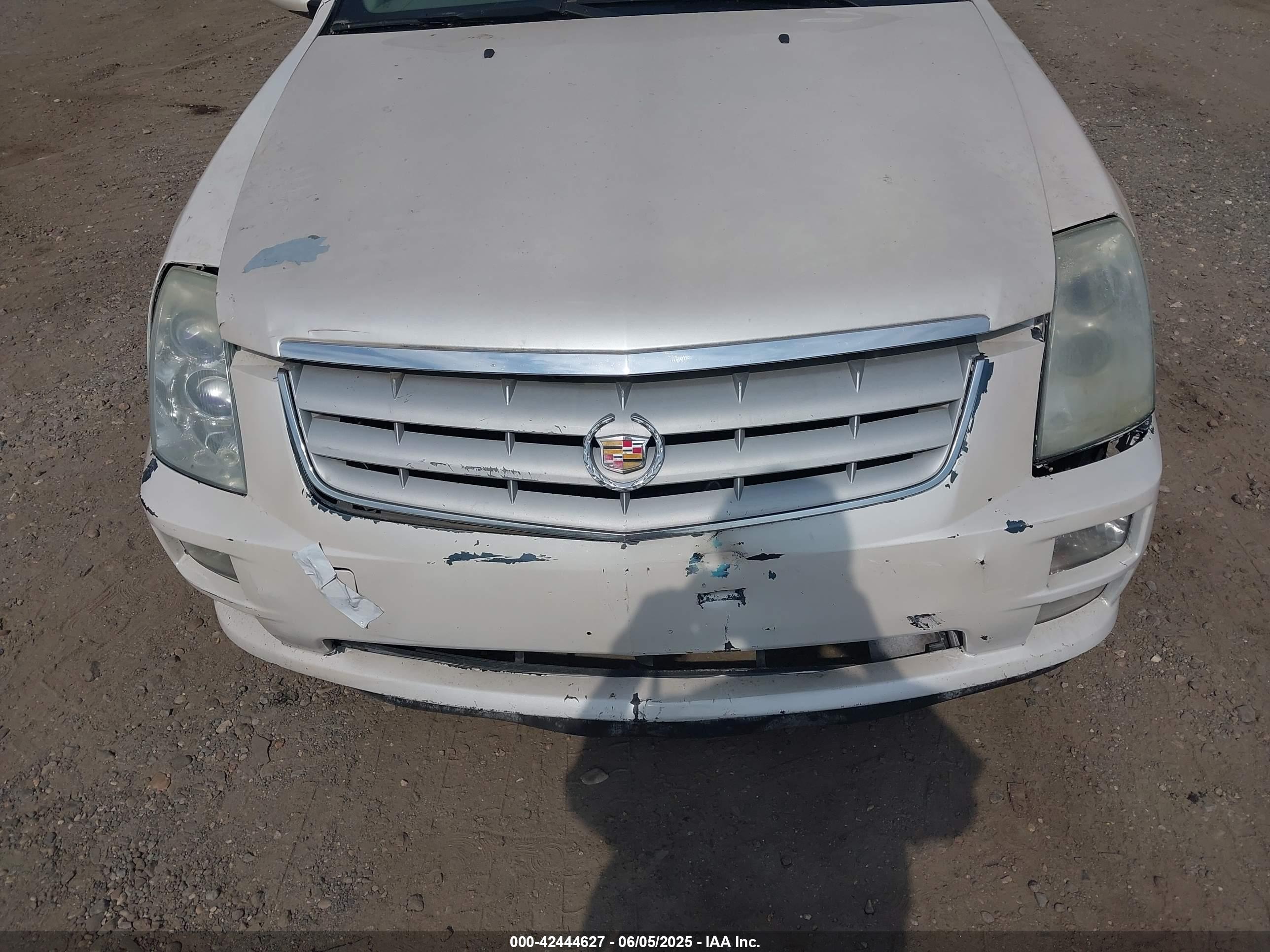 CADILLAC STS image 6