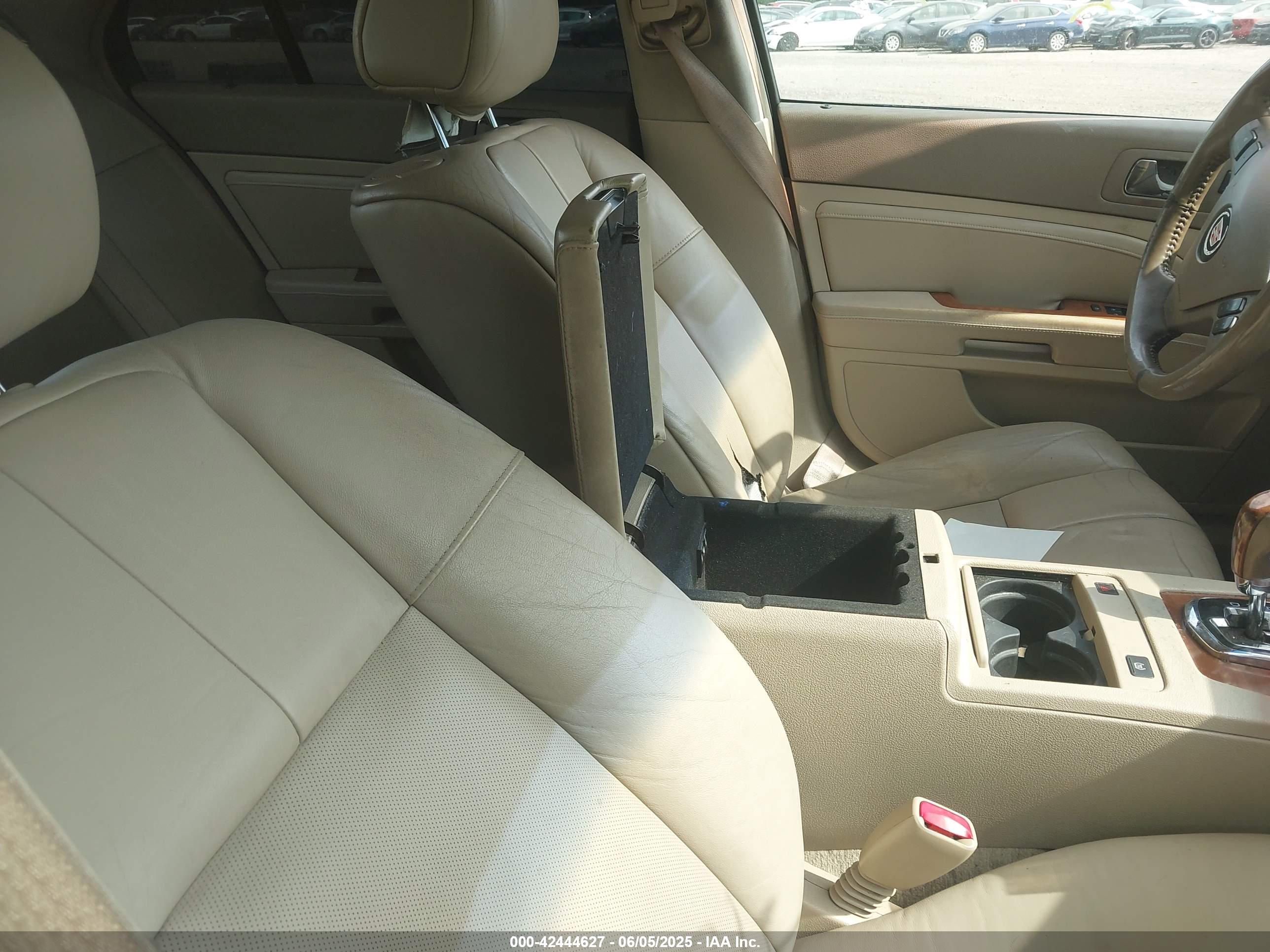 CADILLAC STS image 8