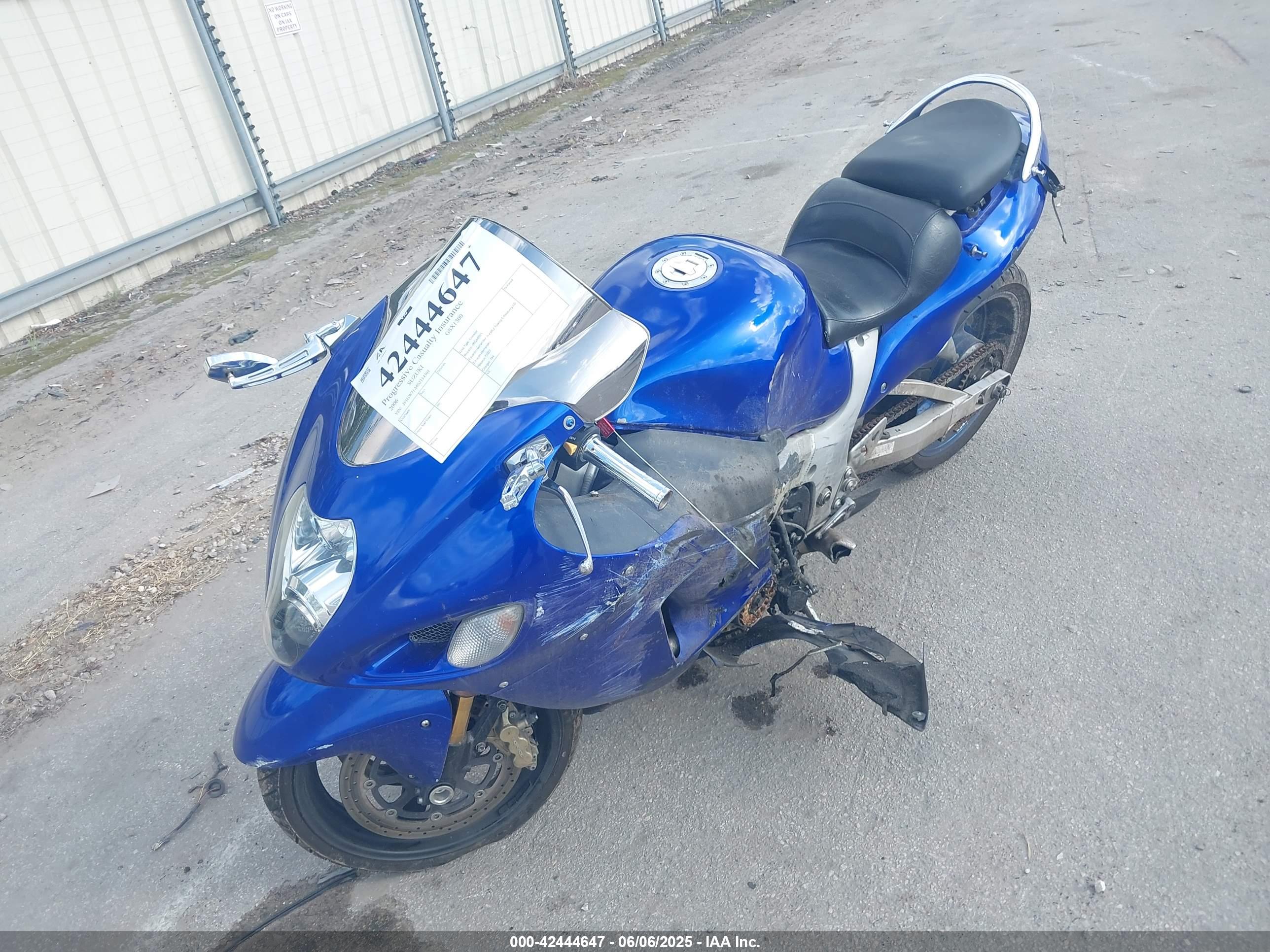SUZUKI GSX1300 image 2