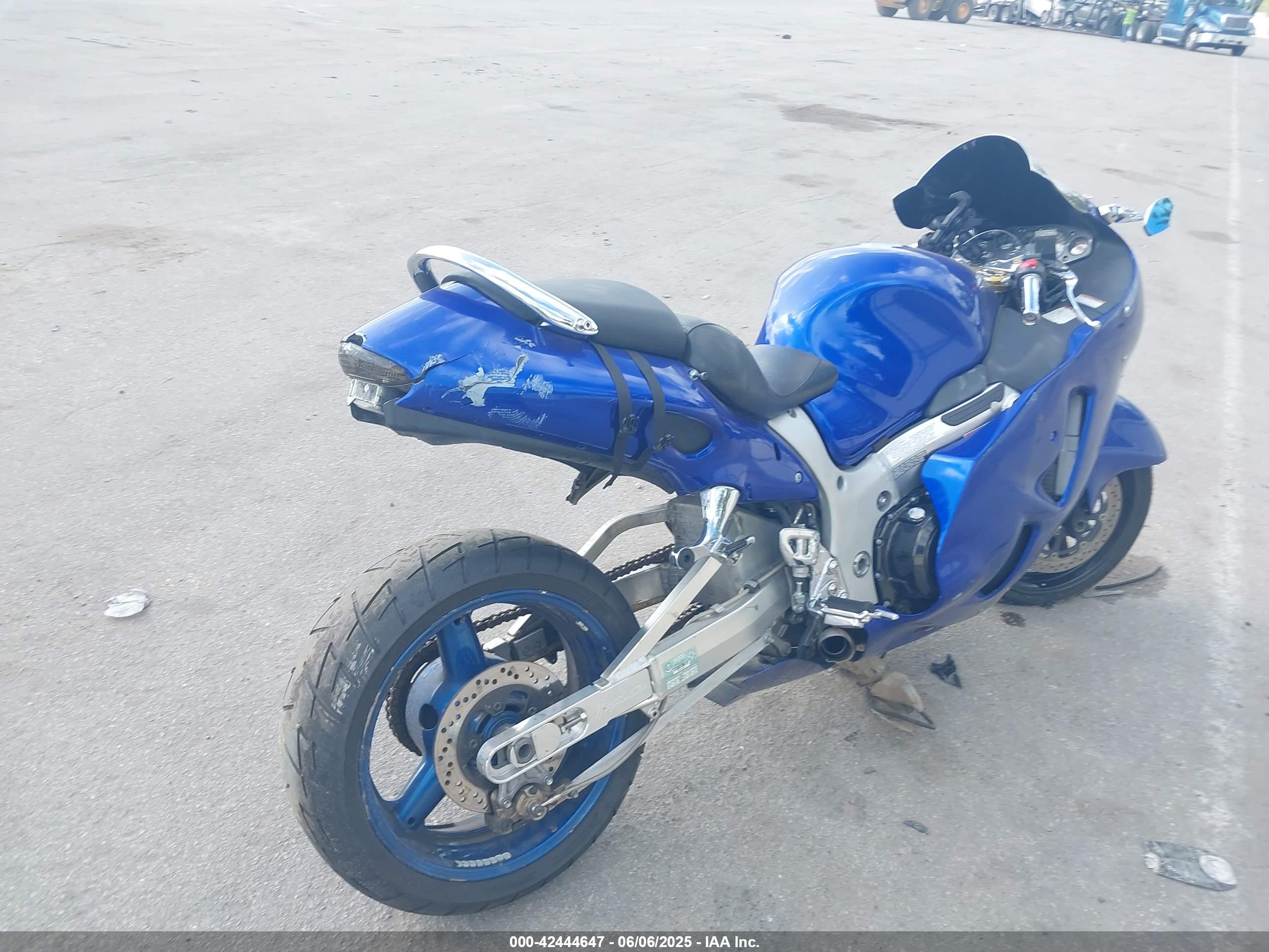 SUZUKI GSX1300 image 4