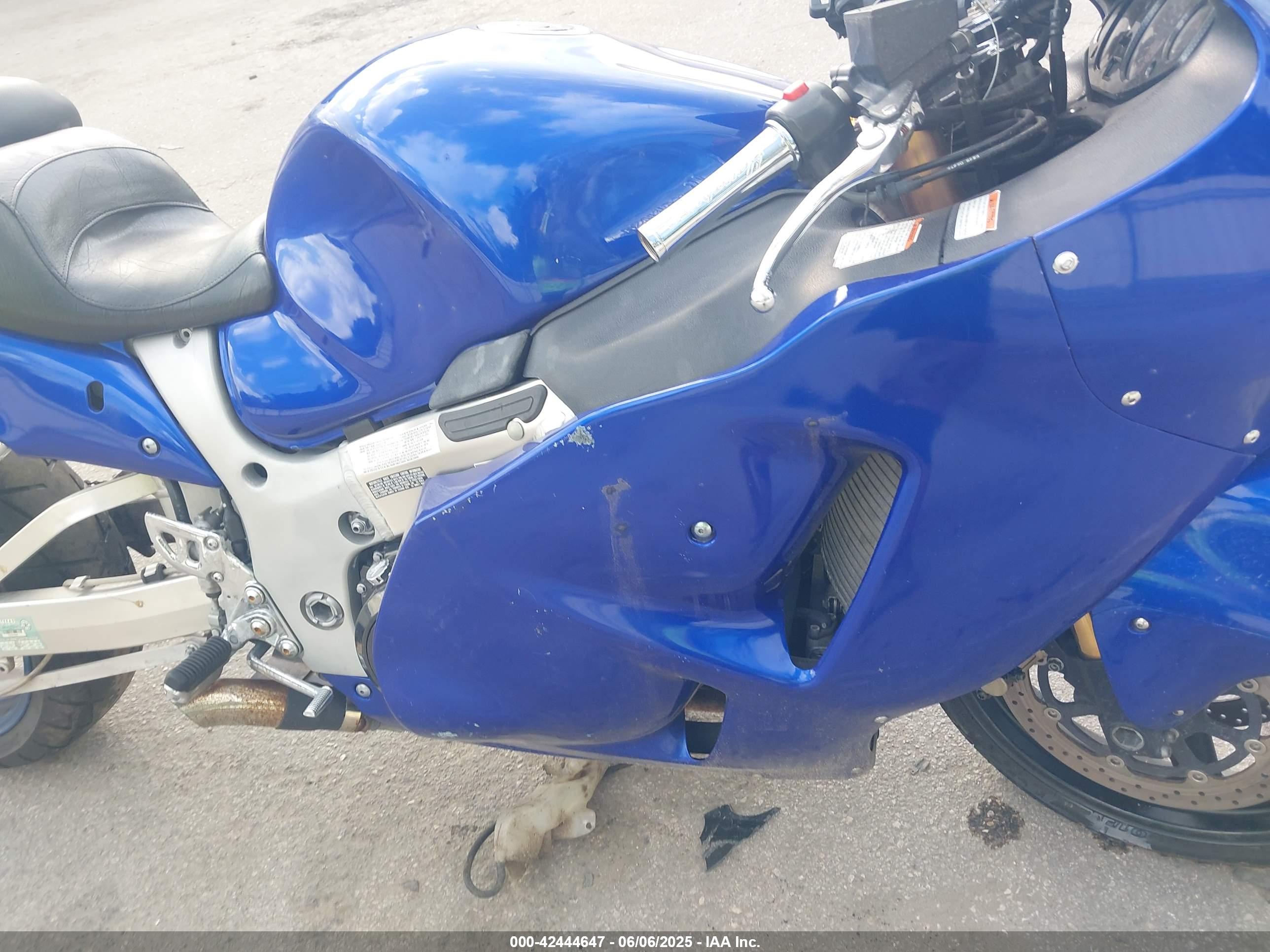 SUZUKI GSX1300 image 8