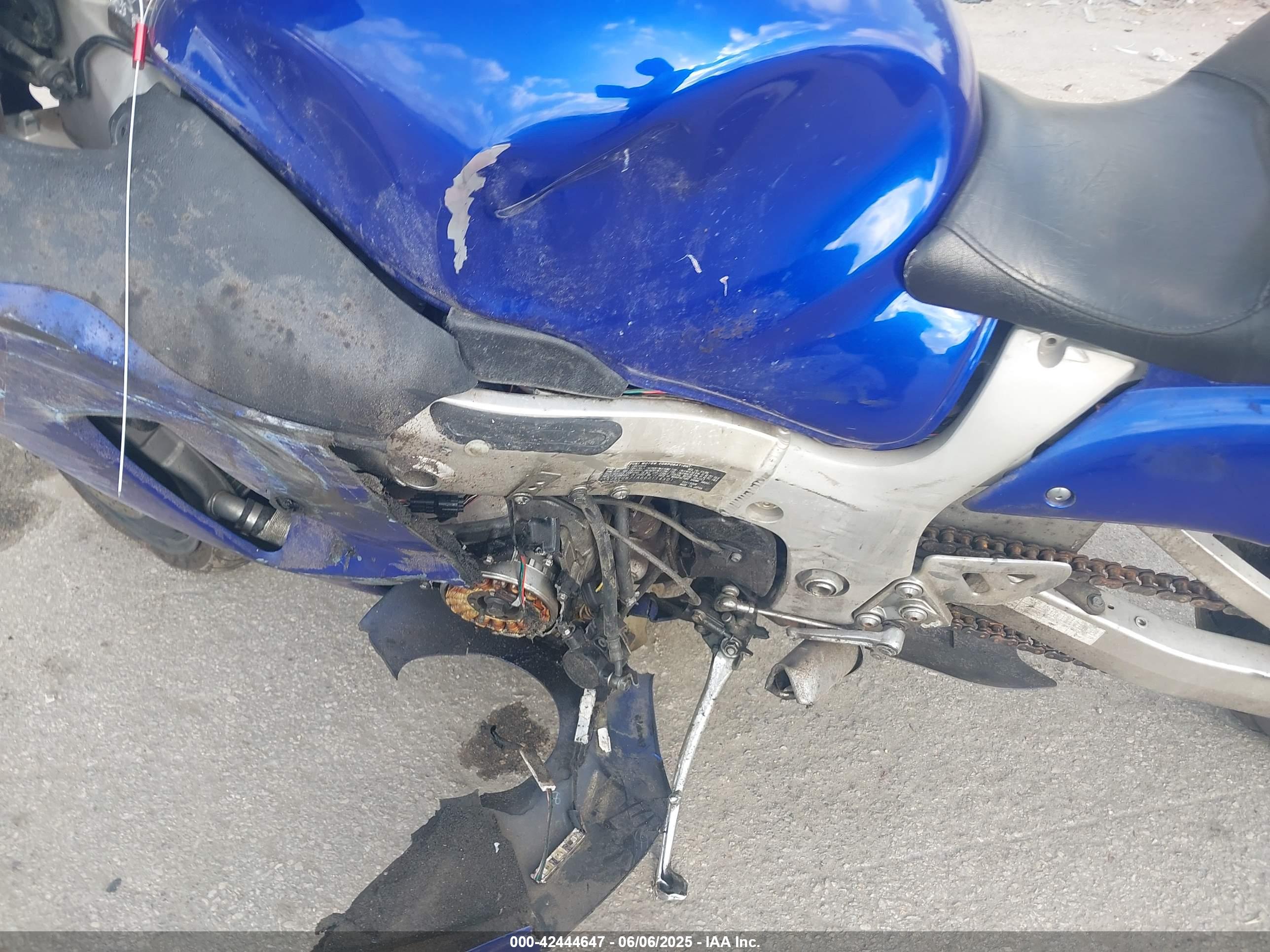 SUZUKI GSX1300 image 9