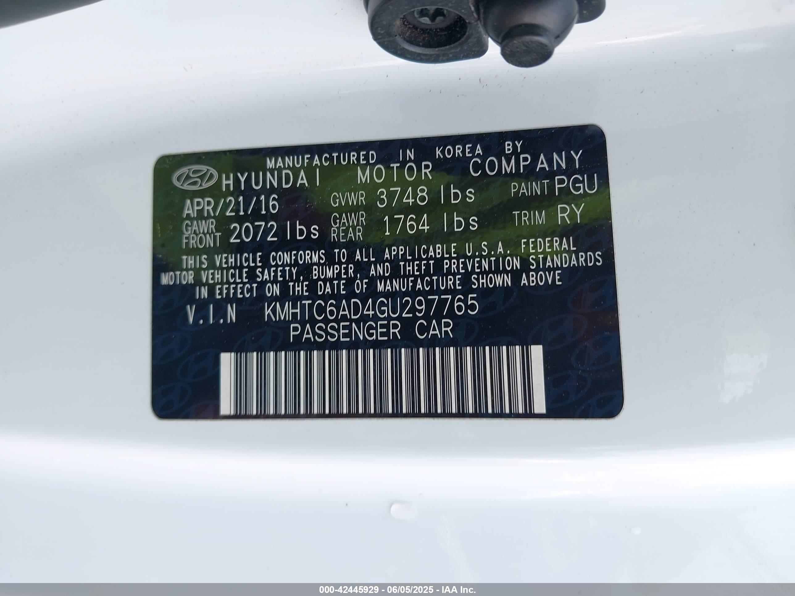 HYUNDAI VELOSTER image 9