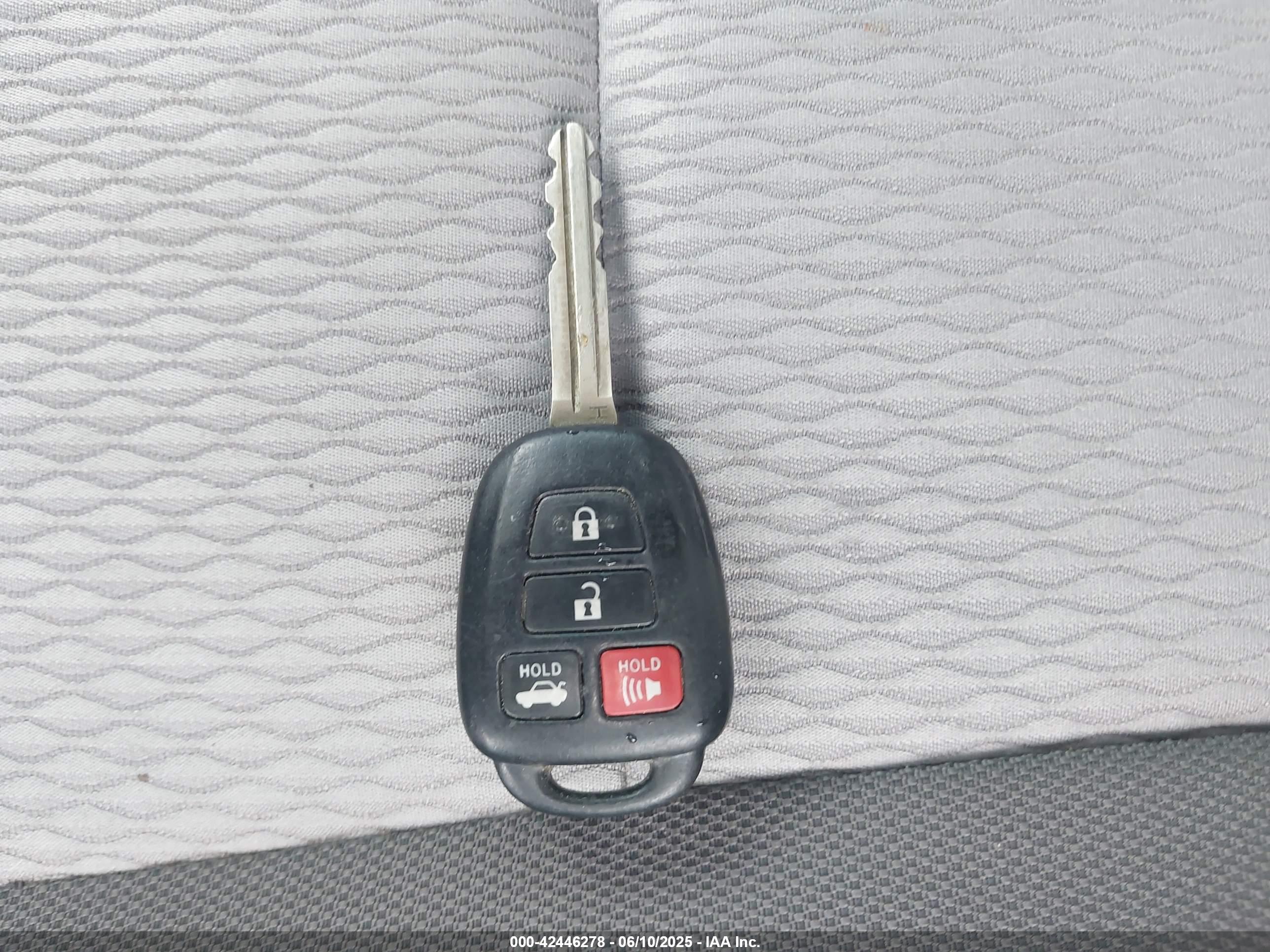 TOYOTA COROLLA image 11